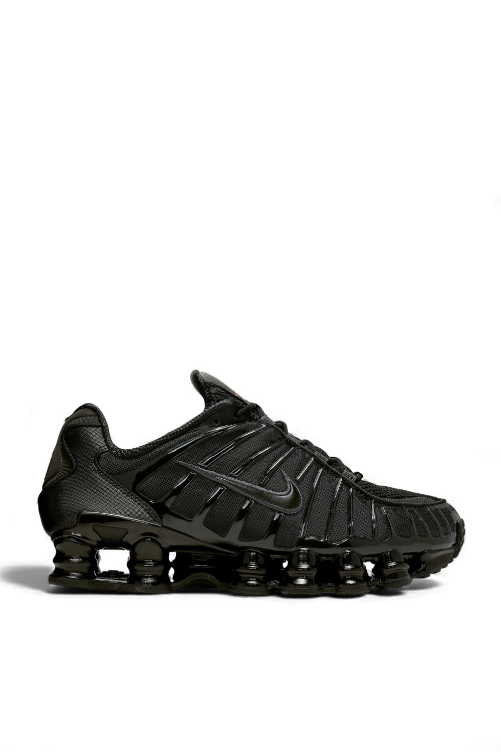 תמונה קידמית של נעלי סניקרס שוקס טי.אל