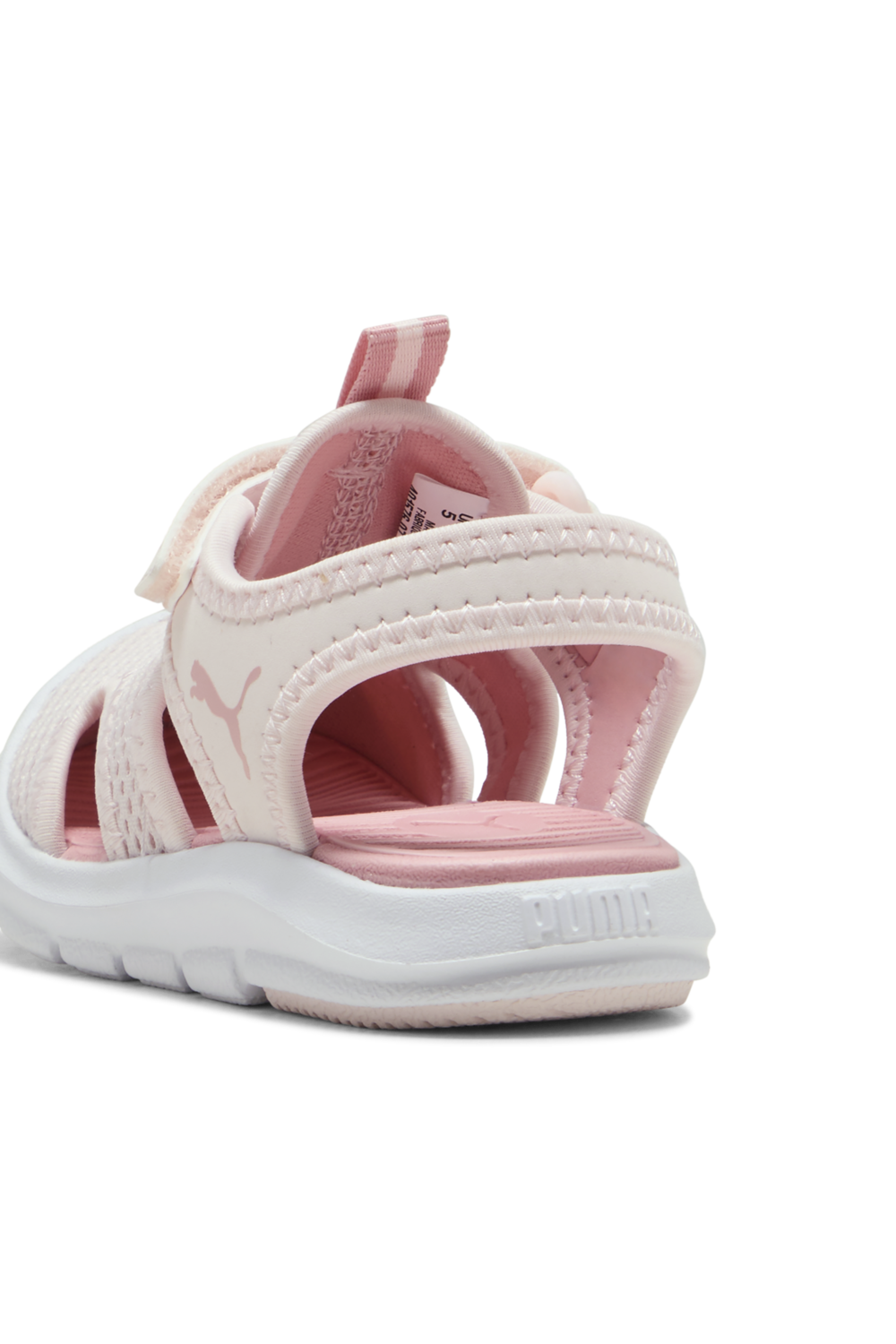 תמונת פנים של סנדלים