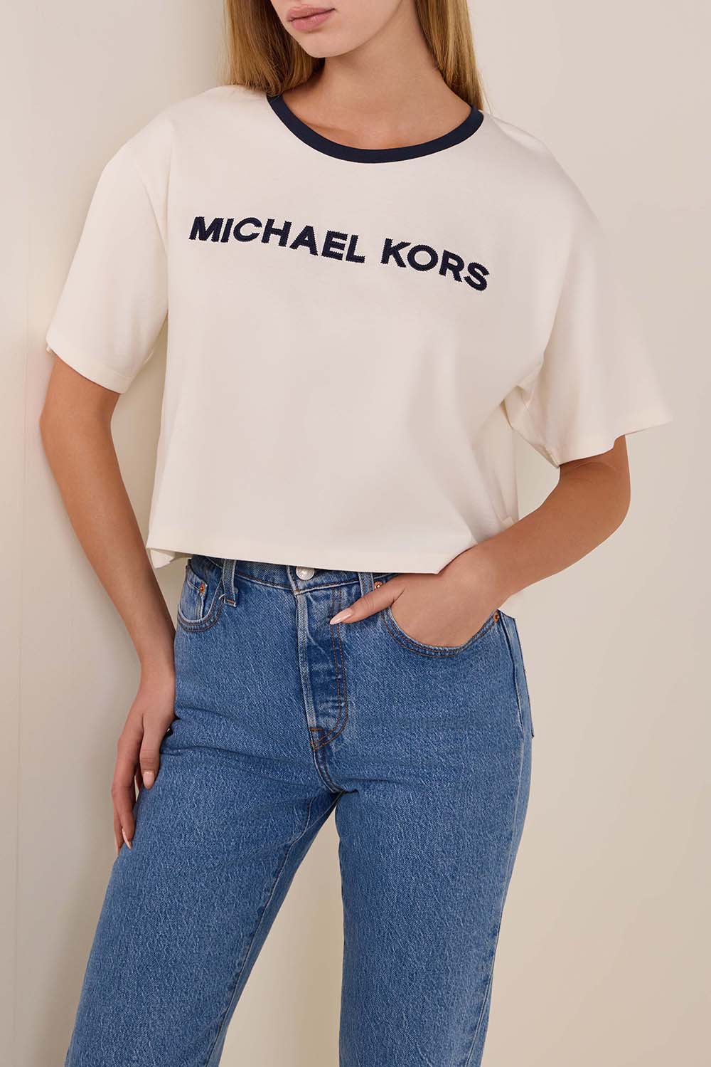 תמונת דוגמן קידמית של חולצת טי