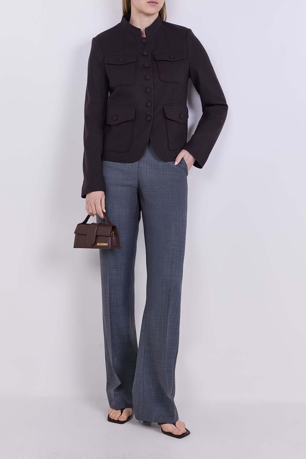 תמונת דוגמן קידמית של סנדלי עקב