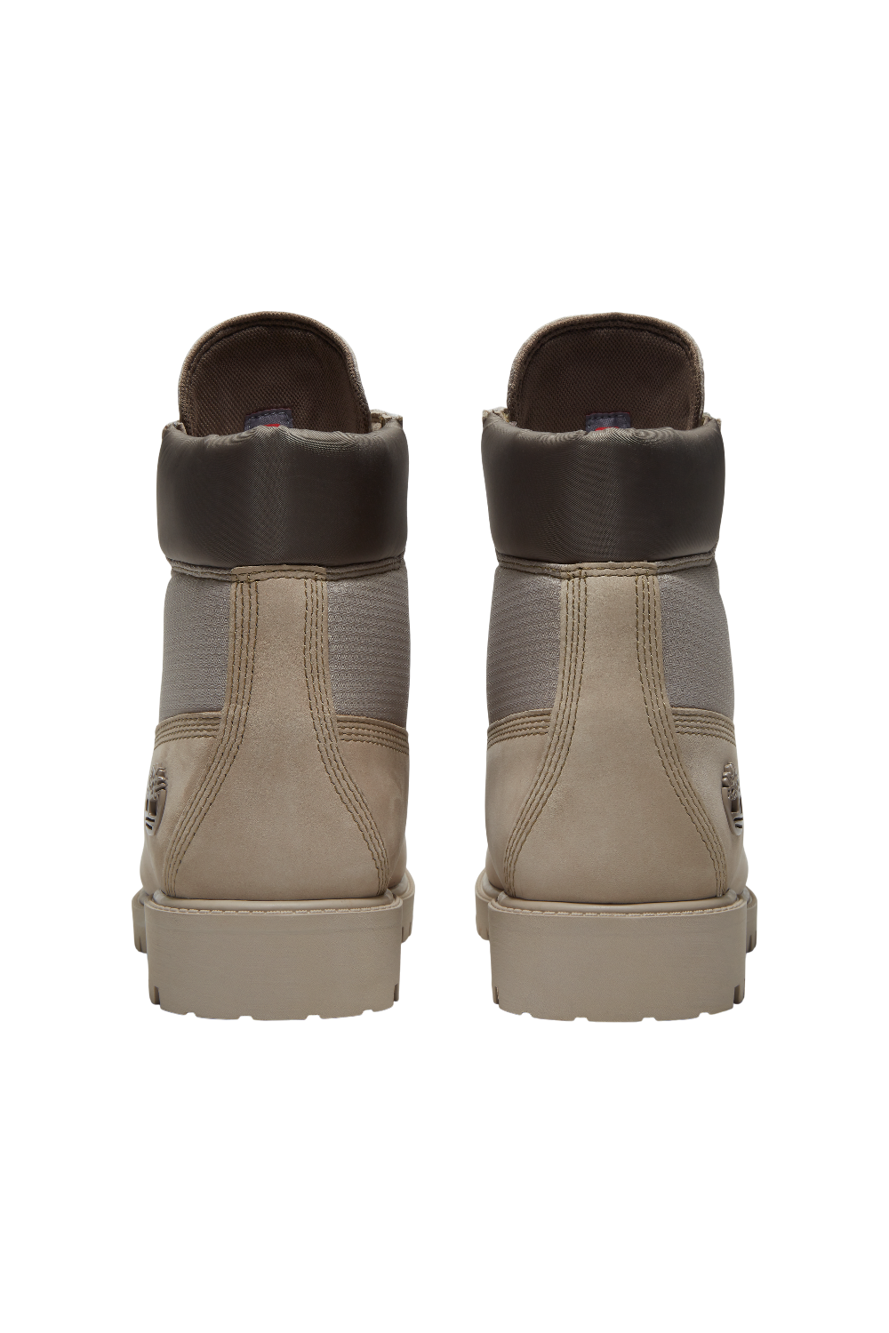 תמונת תקריב של מגפיים