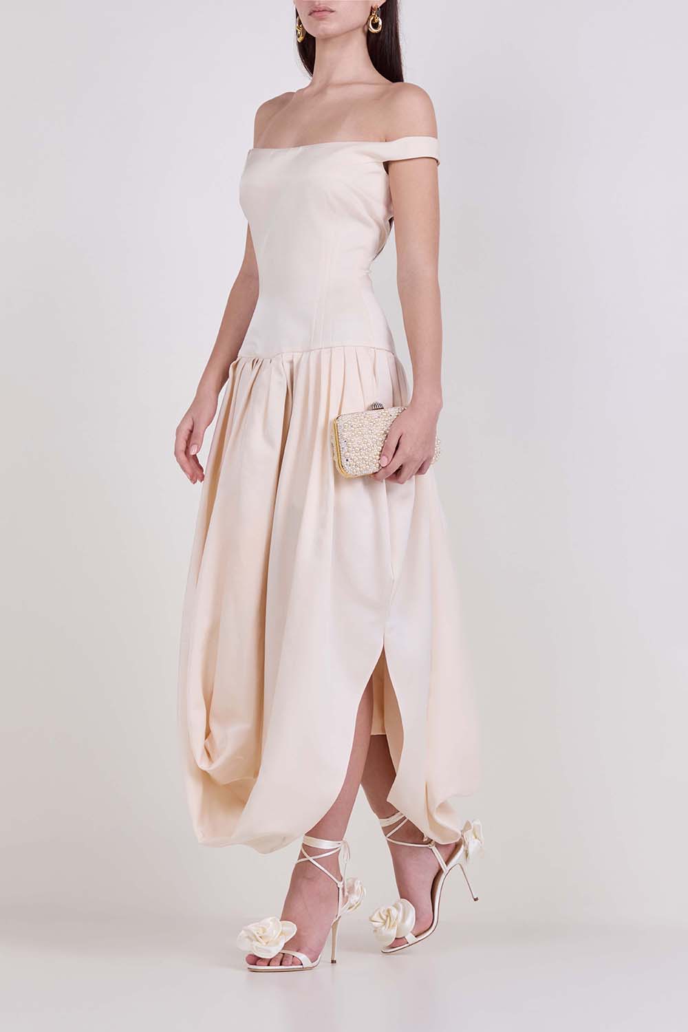 תמונת דוגמן קידמית של סנדלי עקב