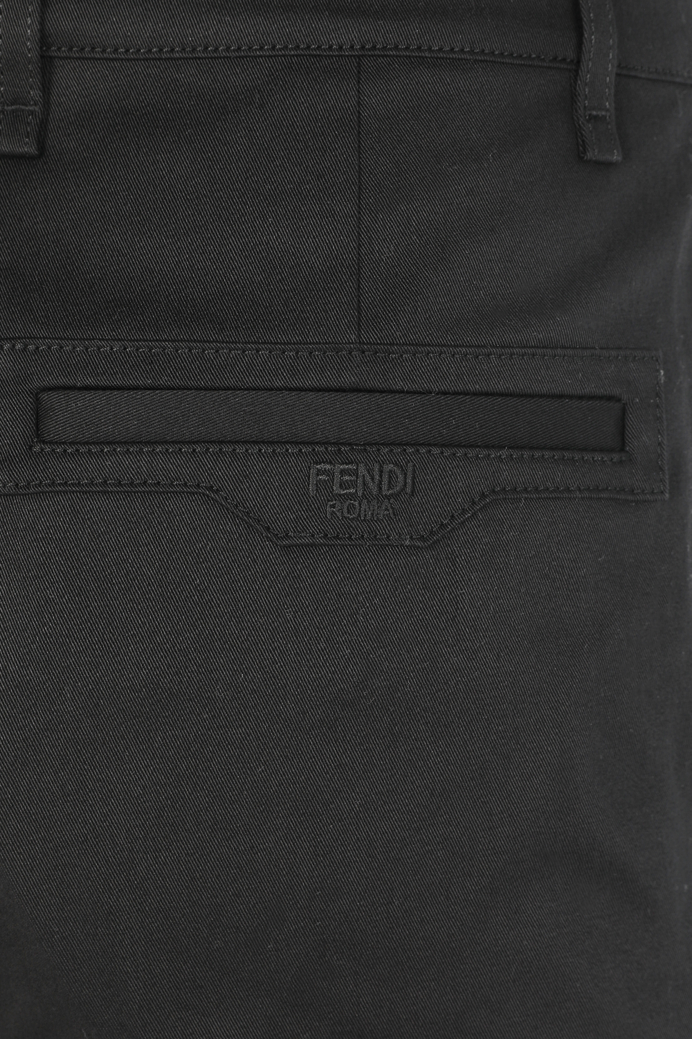 תמונה אחורית של מכנסיים מחוייטים שחורים