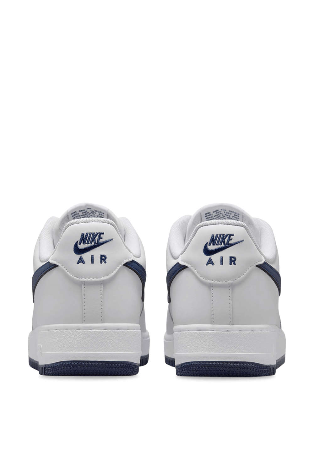 תמונת תקריב של נעלי סניקרס אייר פורס 1