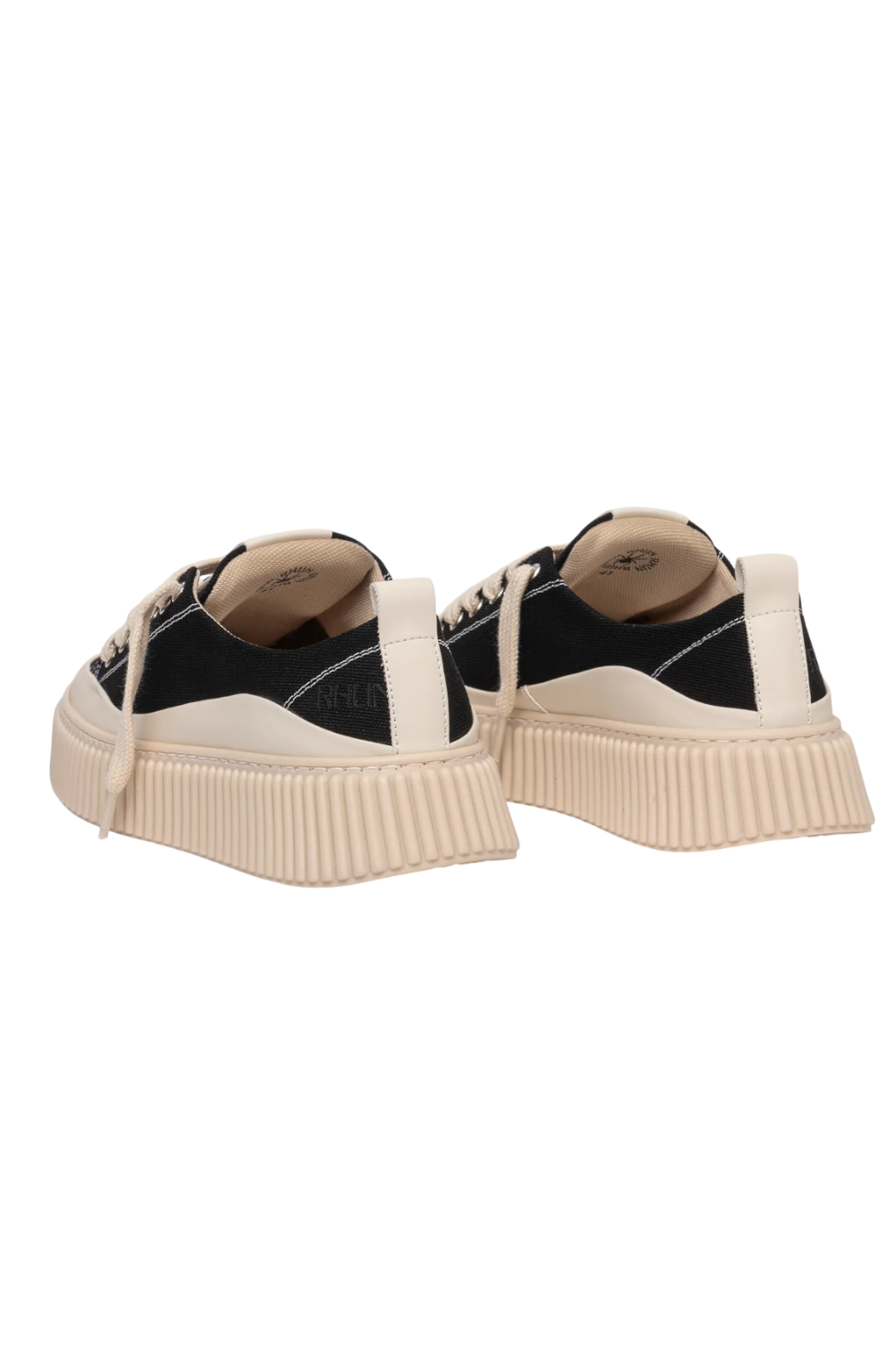 תמונה אחורית של נעלי סניקרס 2020