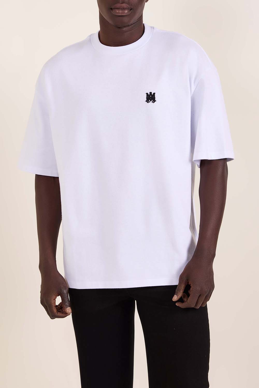 תמונת דוגמן קידמית של חולצת טי