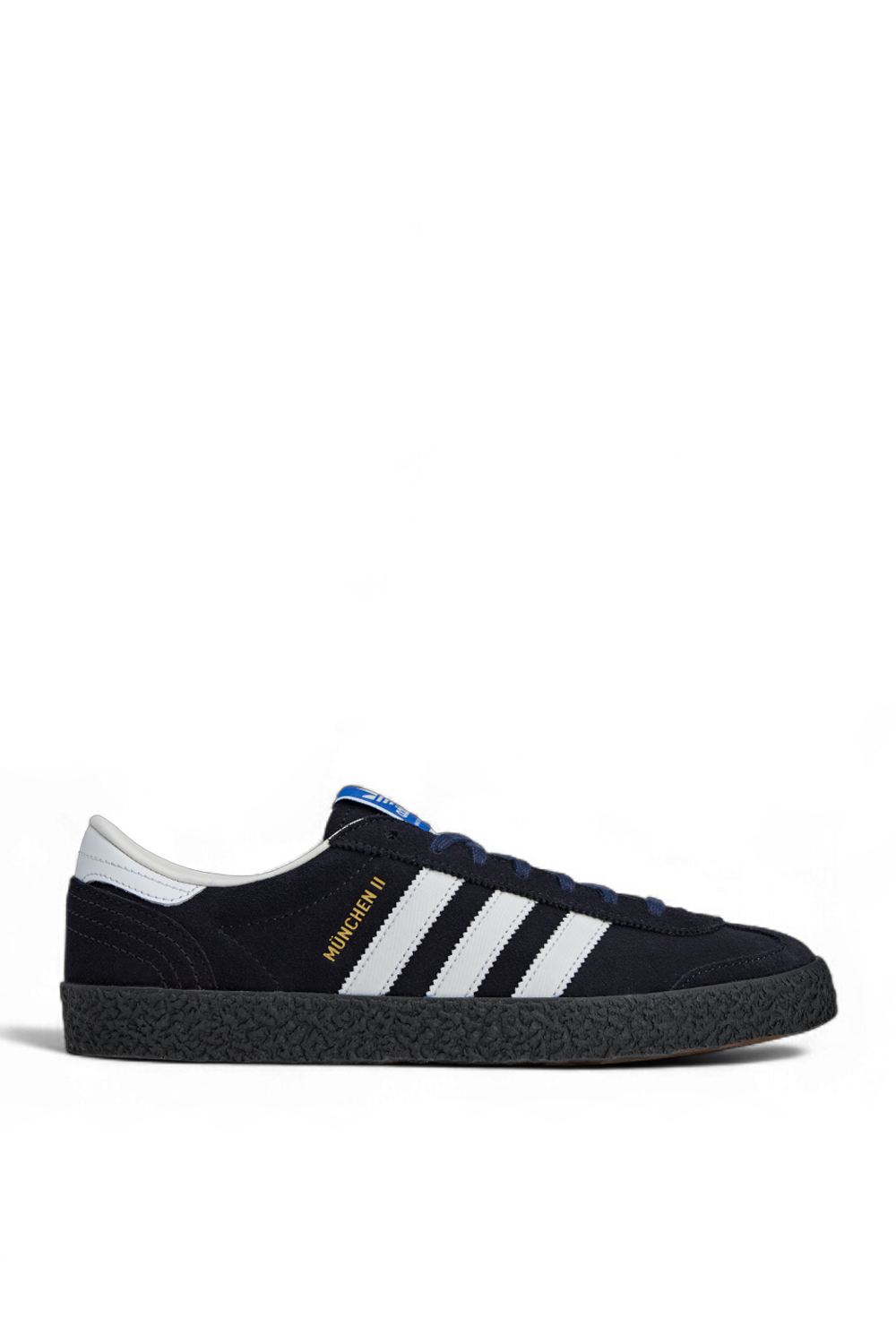 תמונה קידמית של נעלי סניקרס