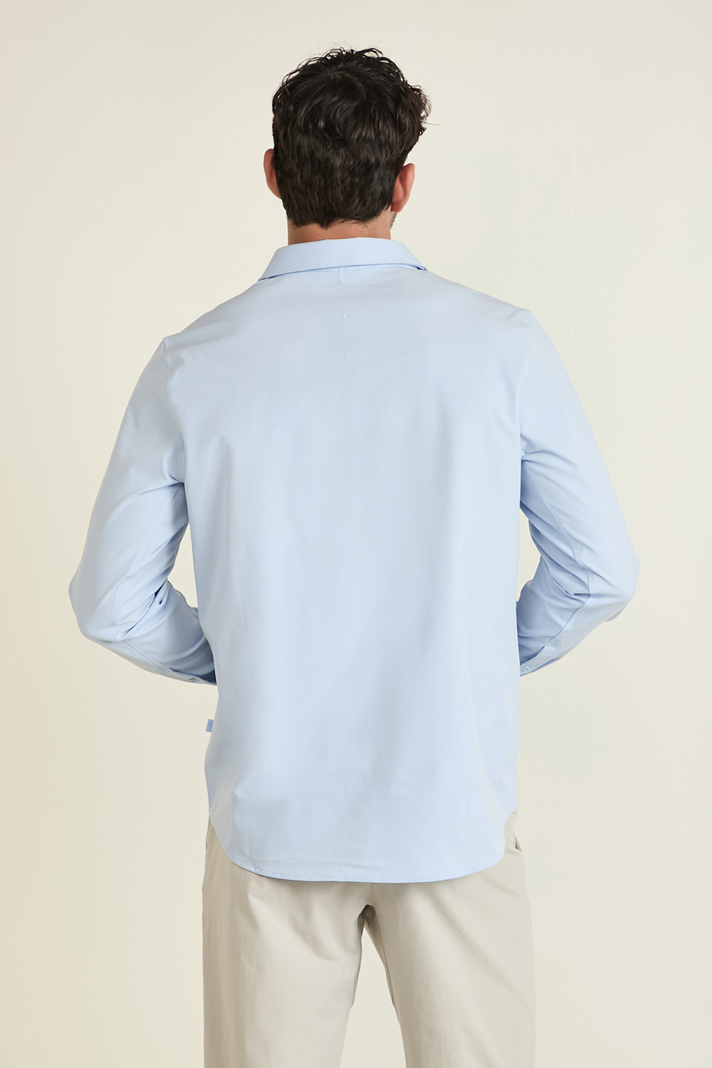 תמונת דוגמן אחורית של New Venture Classic-Fit Long-Sleeve Shirt