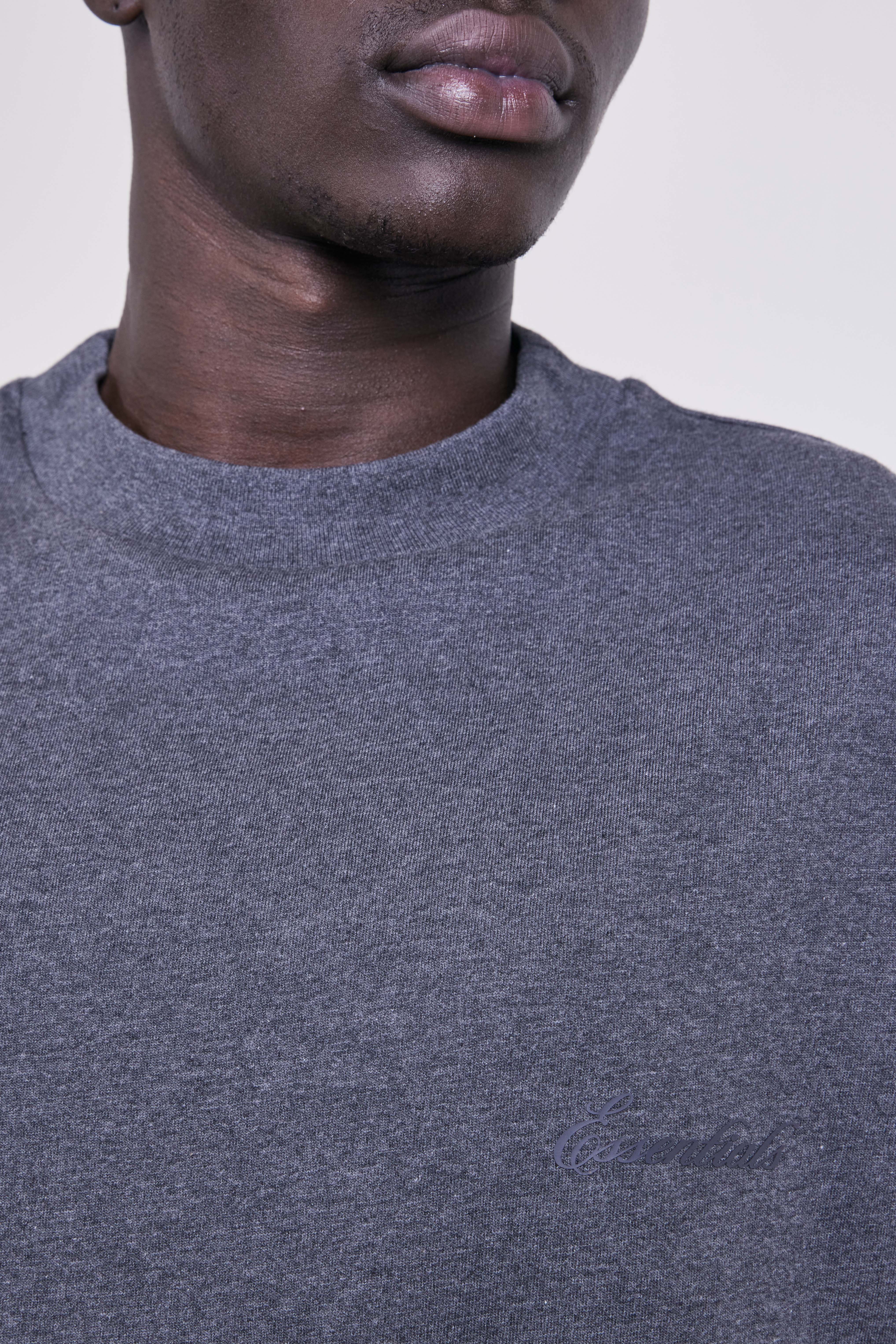 תמונת תקריב דוגמן של חולצת טי