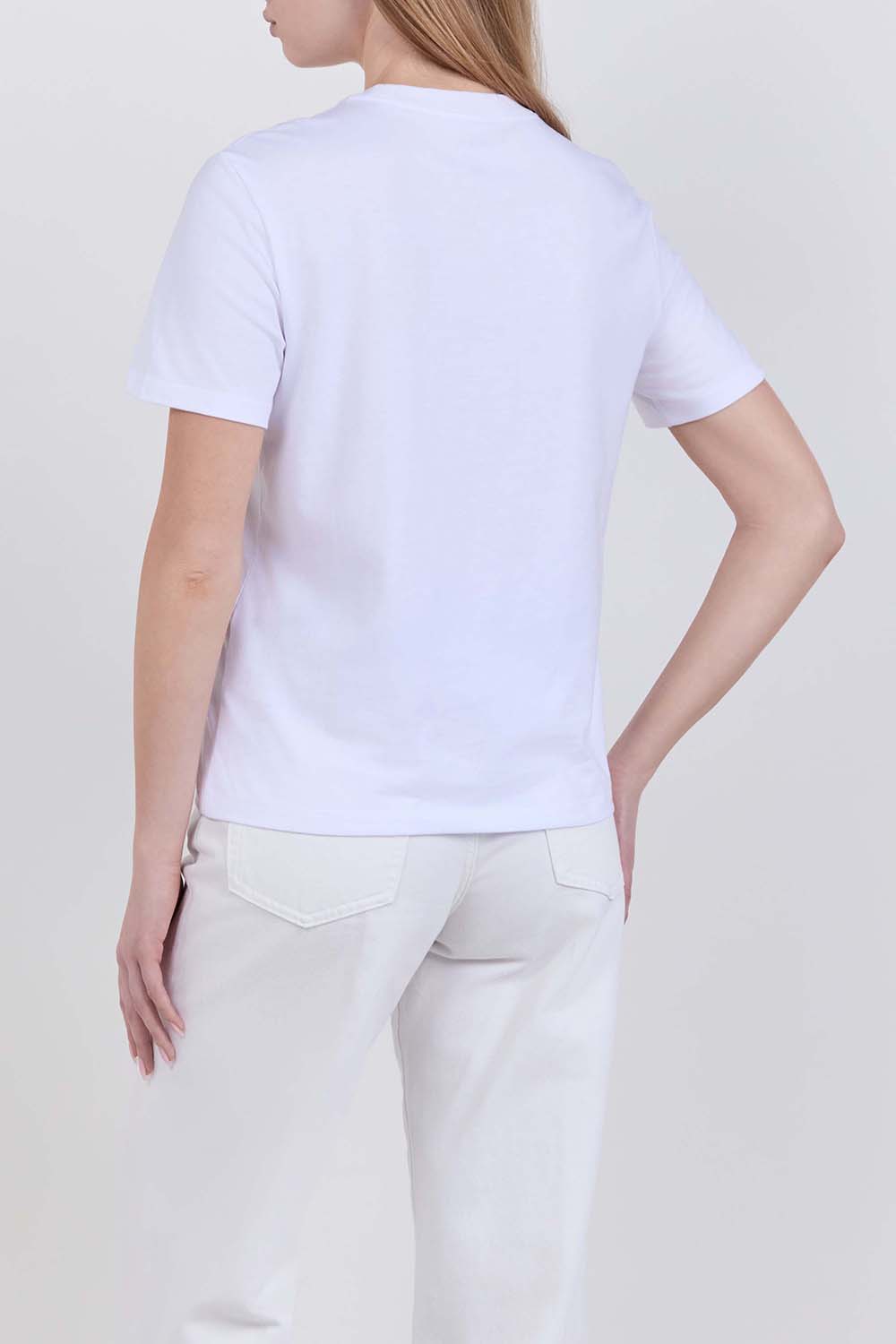 תמונת דוגמן אחורית של חולצת טי