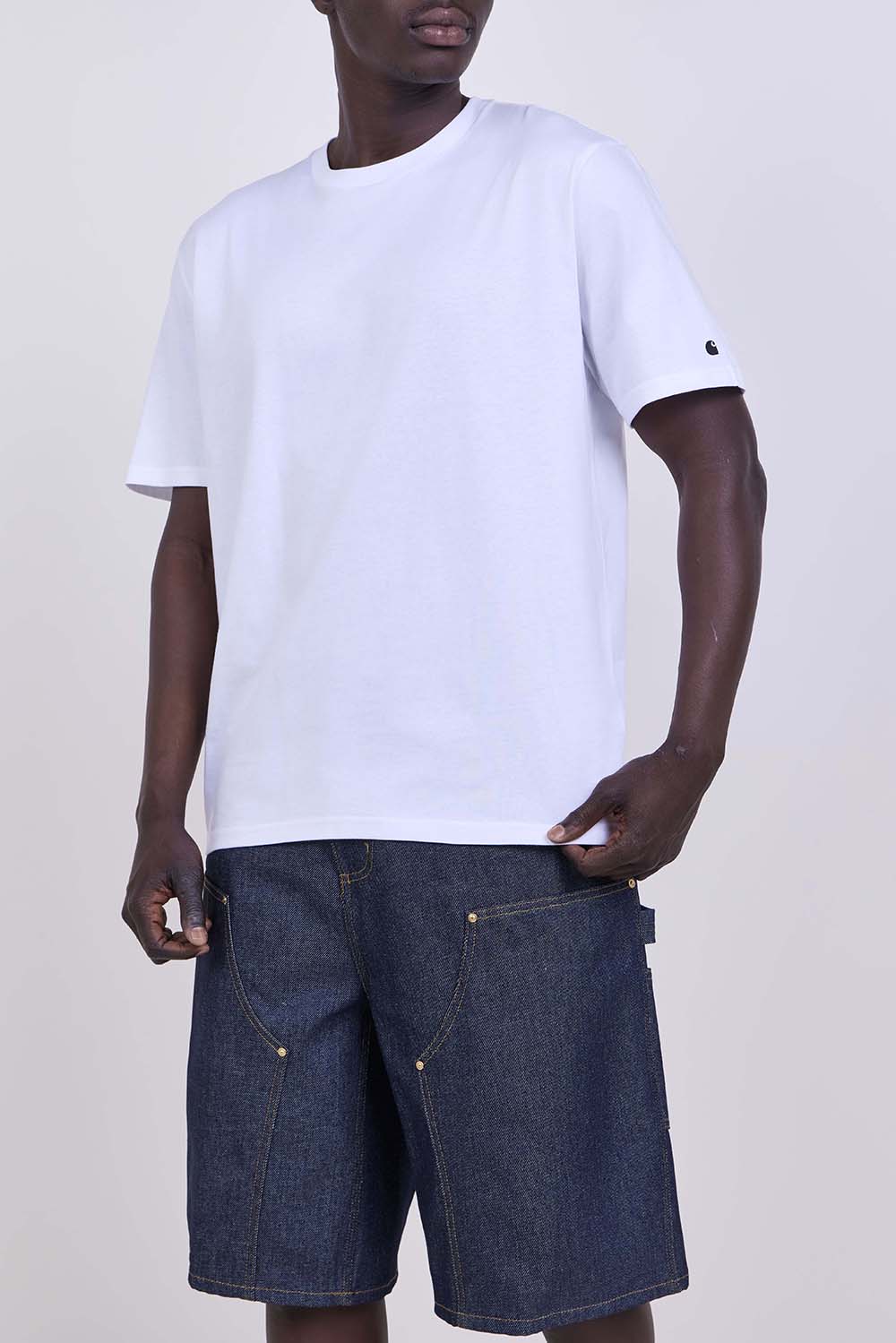 תמונת דוגמן קידמית של חולצת טי