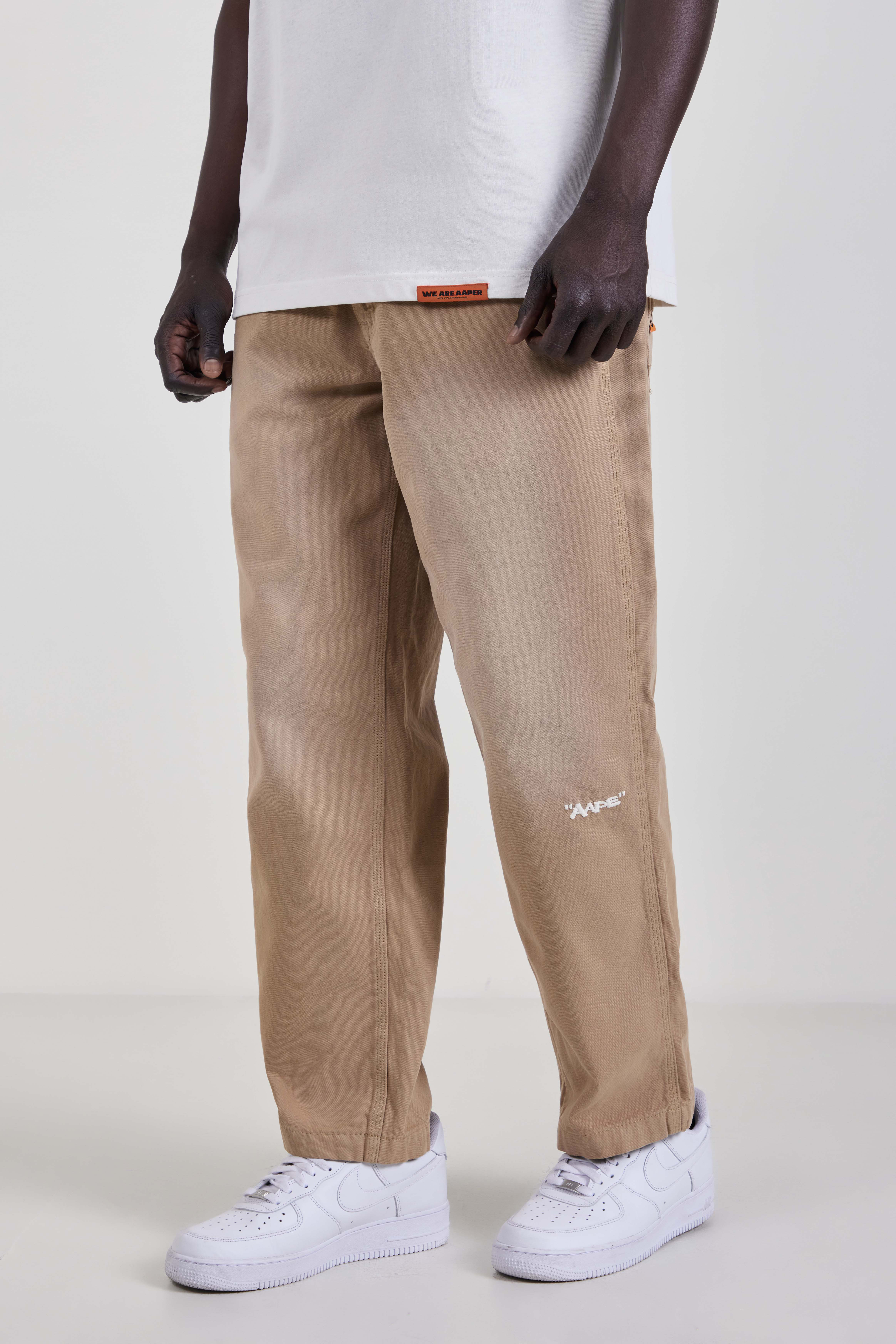 תמונת דוגמן קידמית של מכנסיים ארוכים