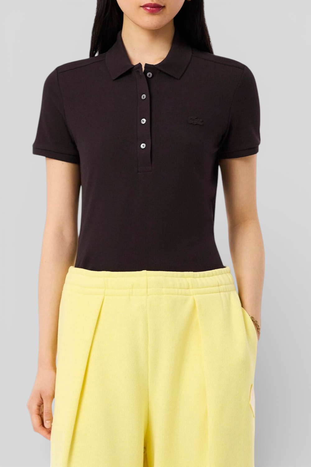 תמונת דוגמן קידמית של חולצת פולו