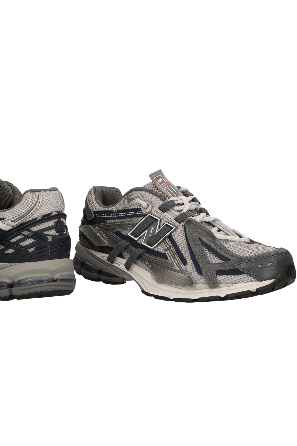 תמונת תקריב של נעלי ריצה 1906