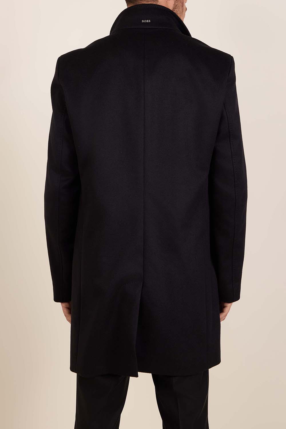 תמונת דוגמן אחורית של מעיל צמר וקשמיר