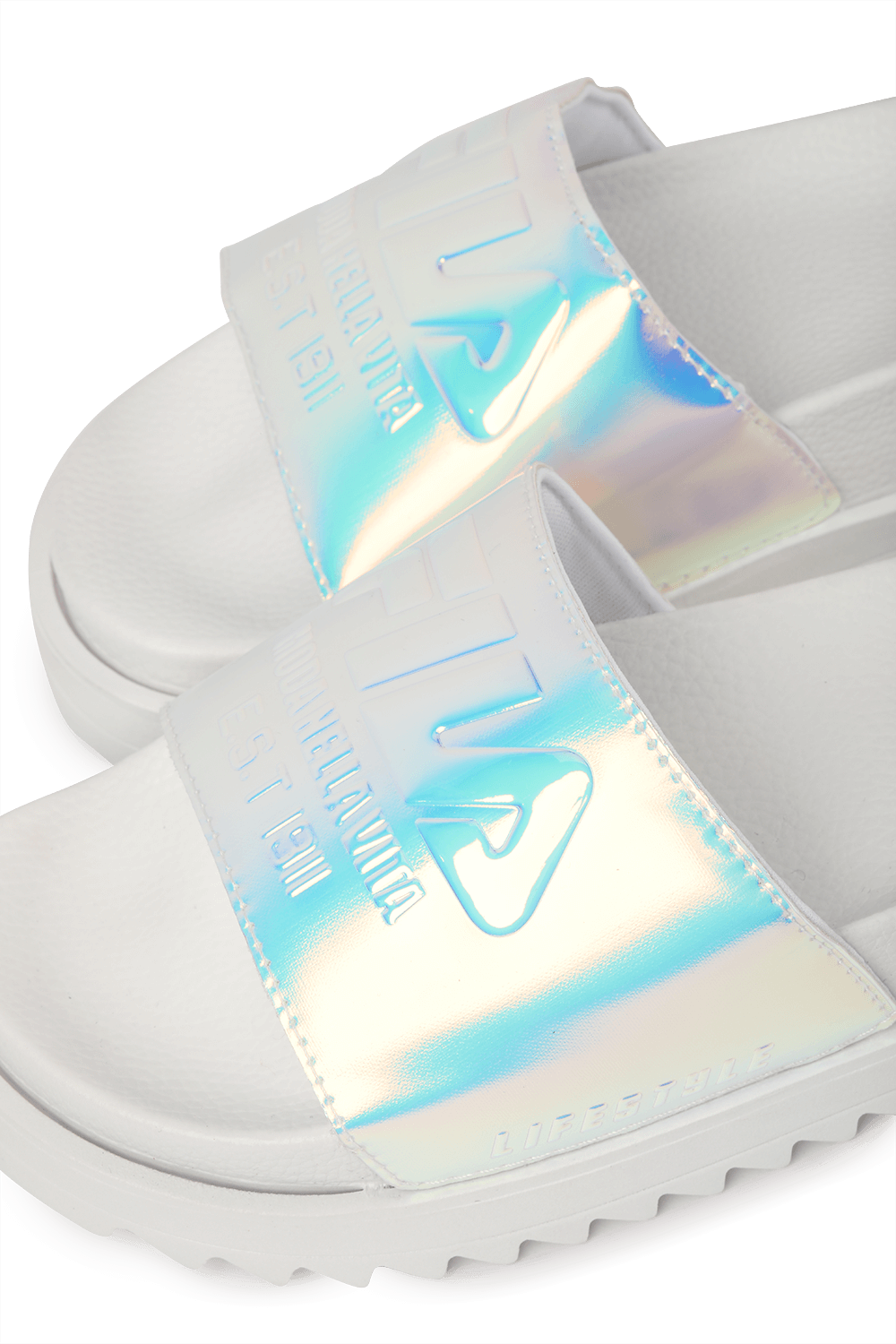 תמונת תקריב של Puffy Slide Logo Sandals in White