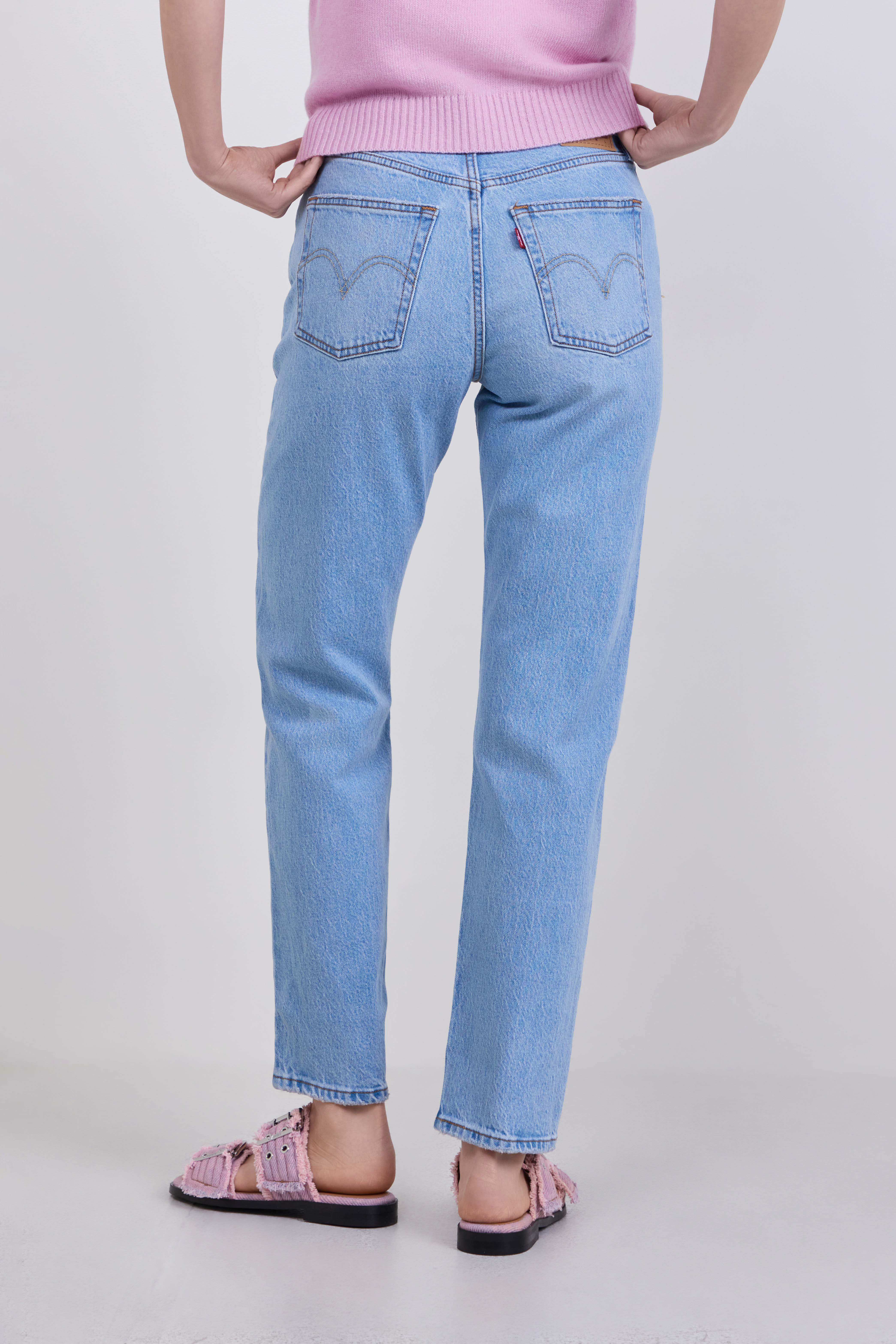 תמונת דוגמן אחורית של מכנסי ג'ינס קרופ 501