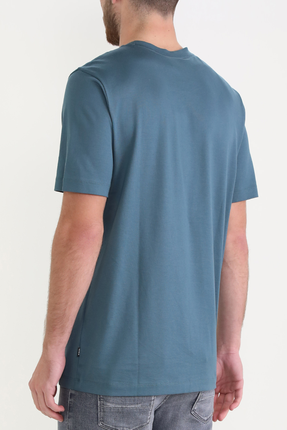 תמונת דוגמן אחורית של חולצת טי גרפית