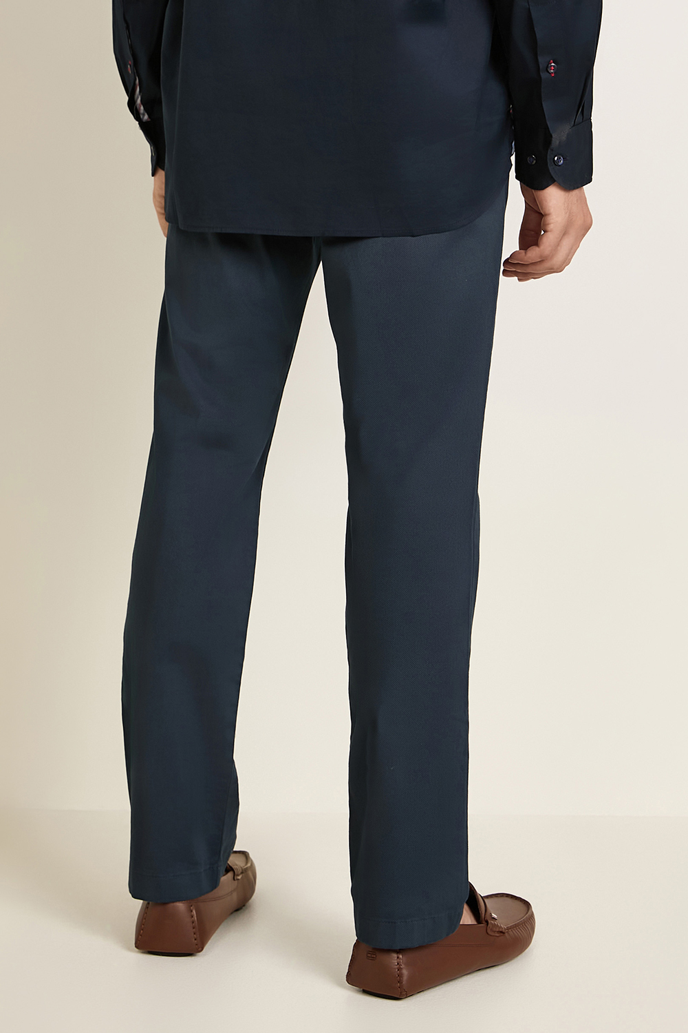 תמונת דוגמן אחורית של מכנסי צ'ינו דנטון