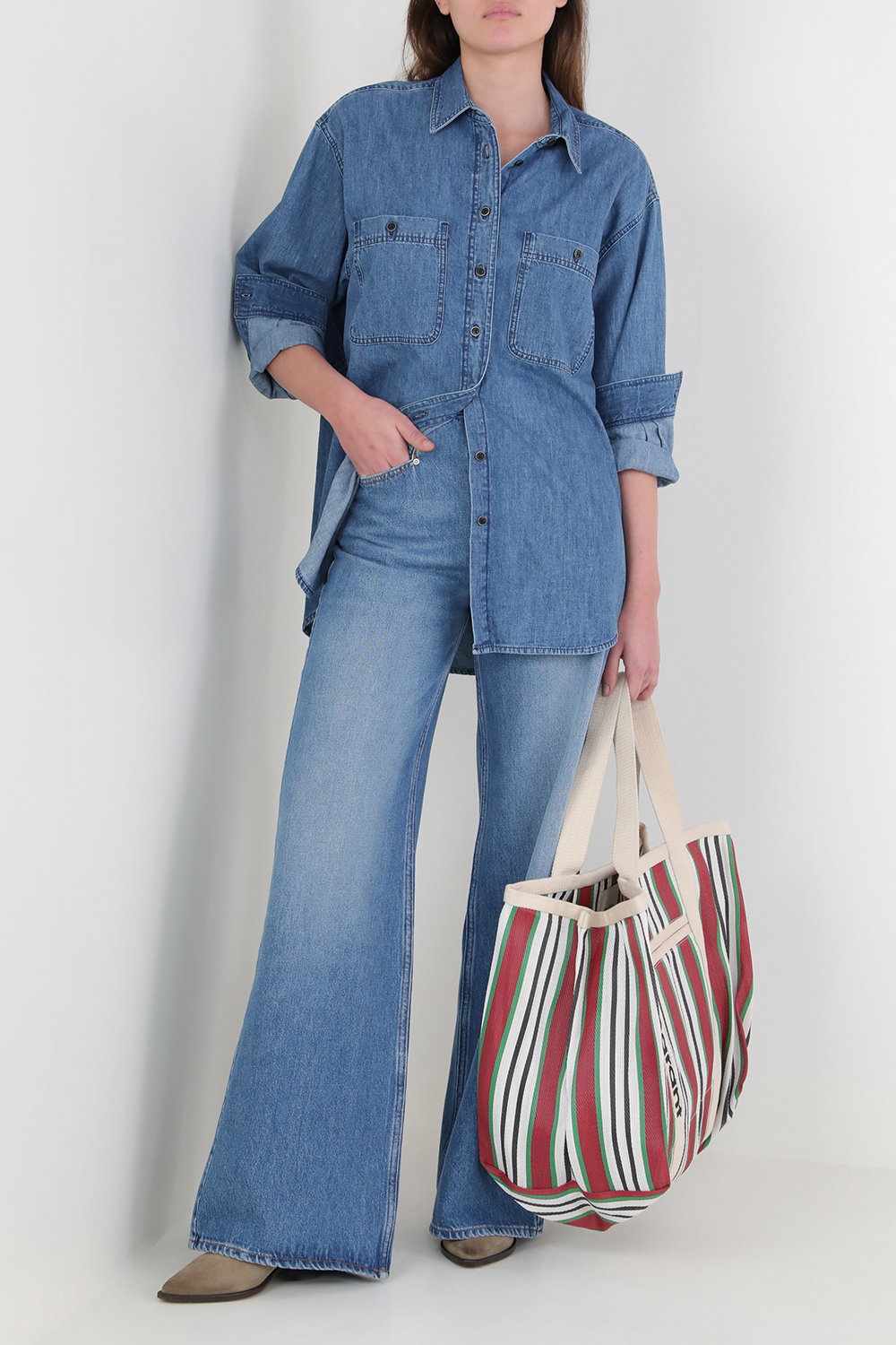 תמונת דוגמן קידמית של תיק נשיאה טוט