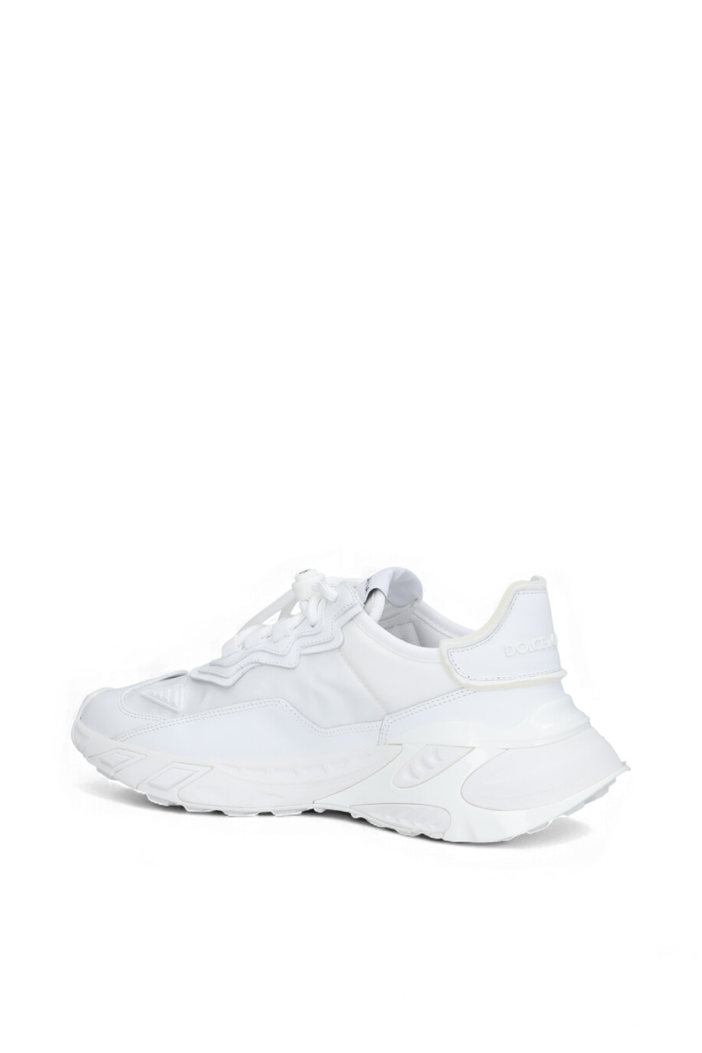 תמונה אחורית של נעלי סניקרס