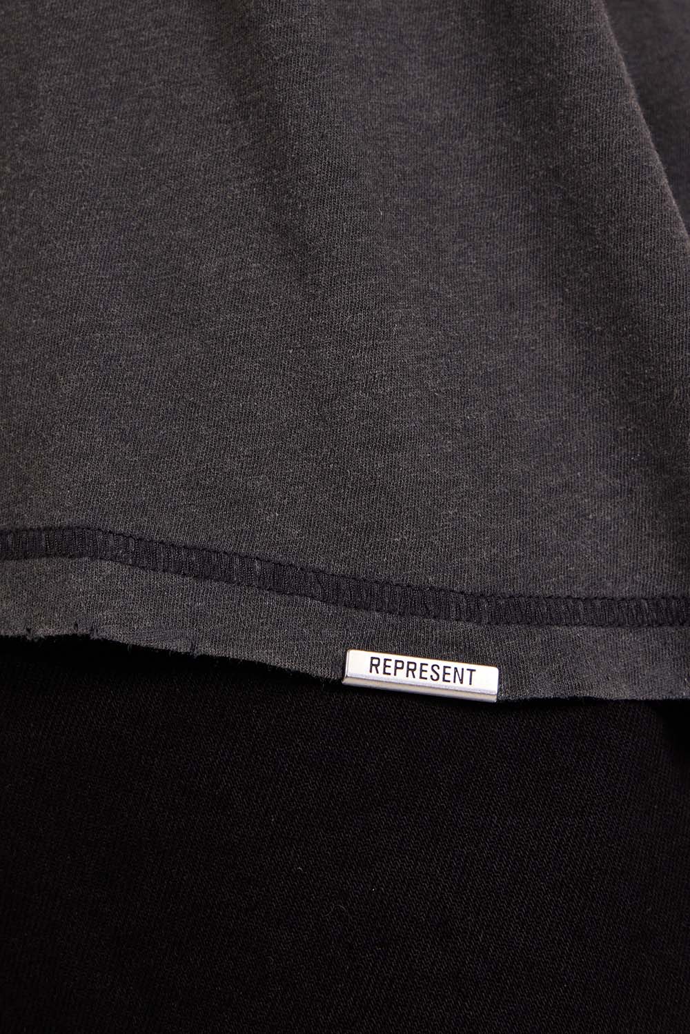 תמונת דוגמן אחורית של חולצת טי אנג'ל