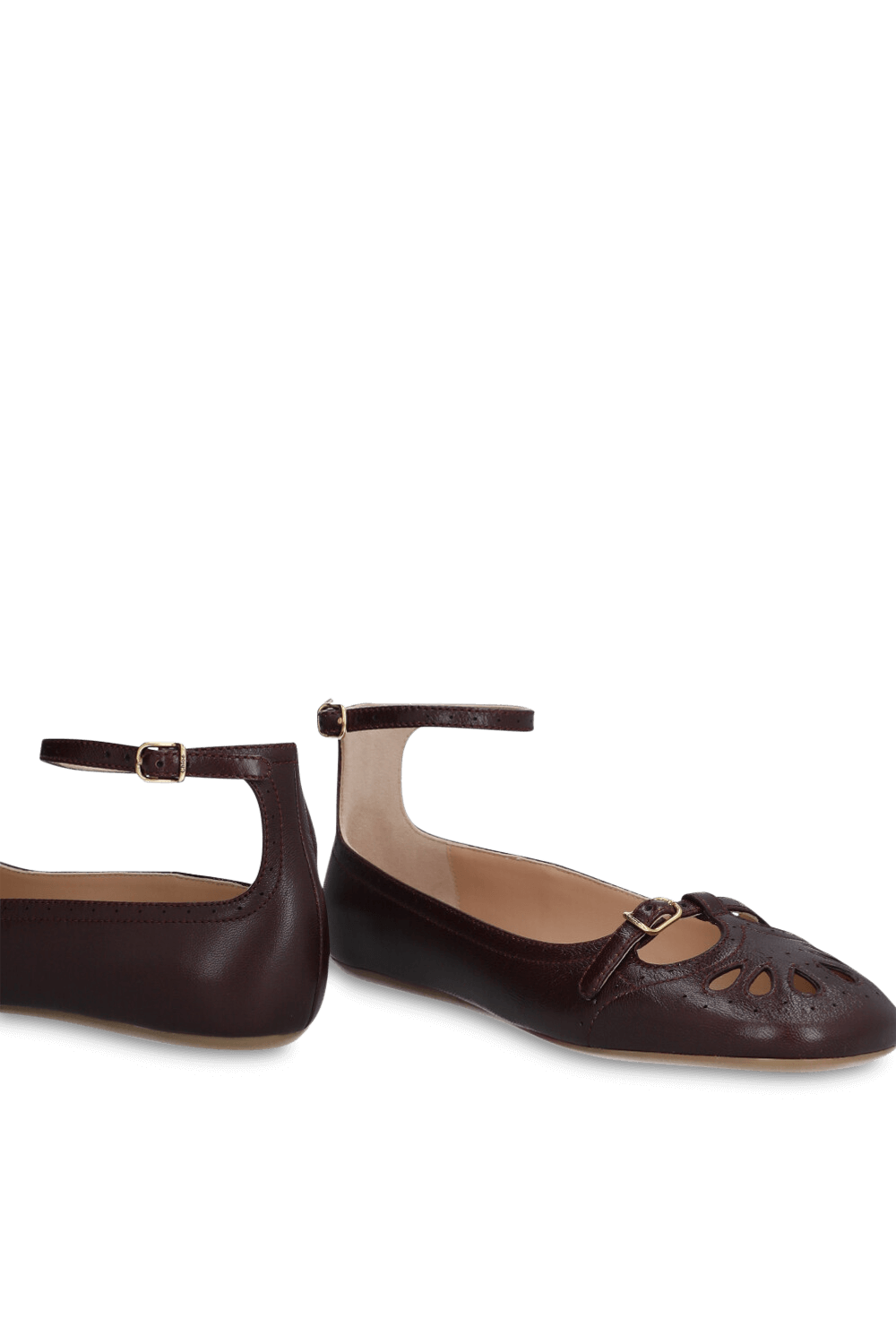 תמונת תקריב של נעלי בלרינה