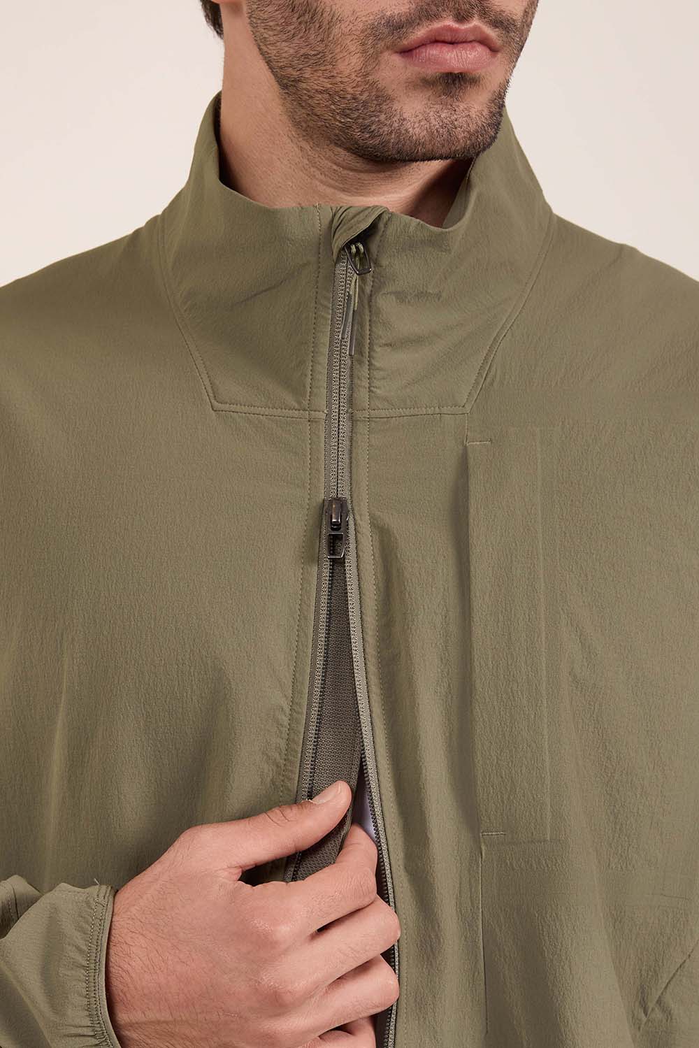 תמונת תקריב דוגמן של Sojourn Windbreaker Jacket