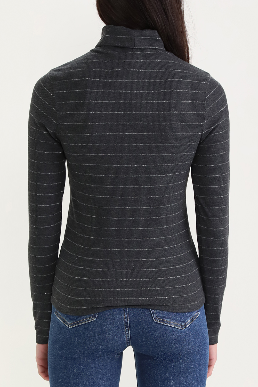 תמונת דוגמן אחורית של חולצת סלים גולף עם פסים