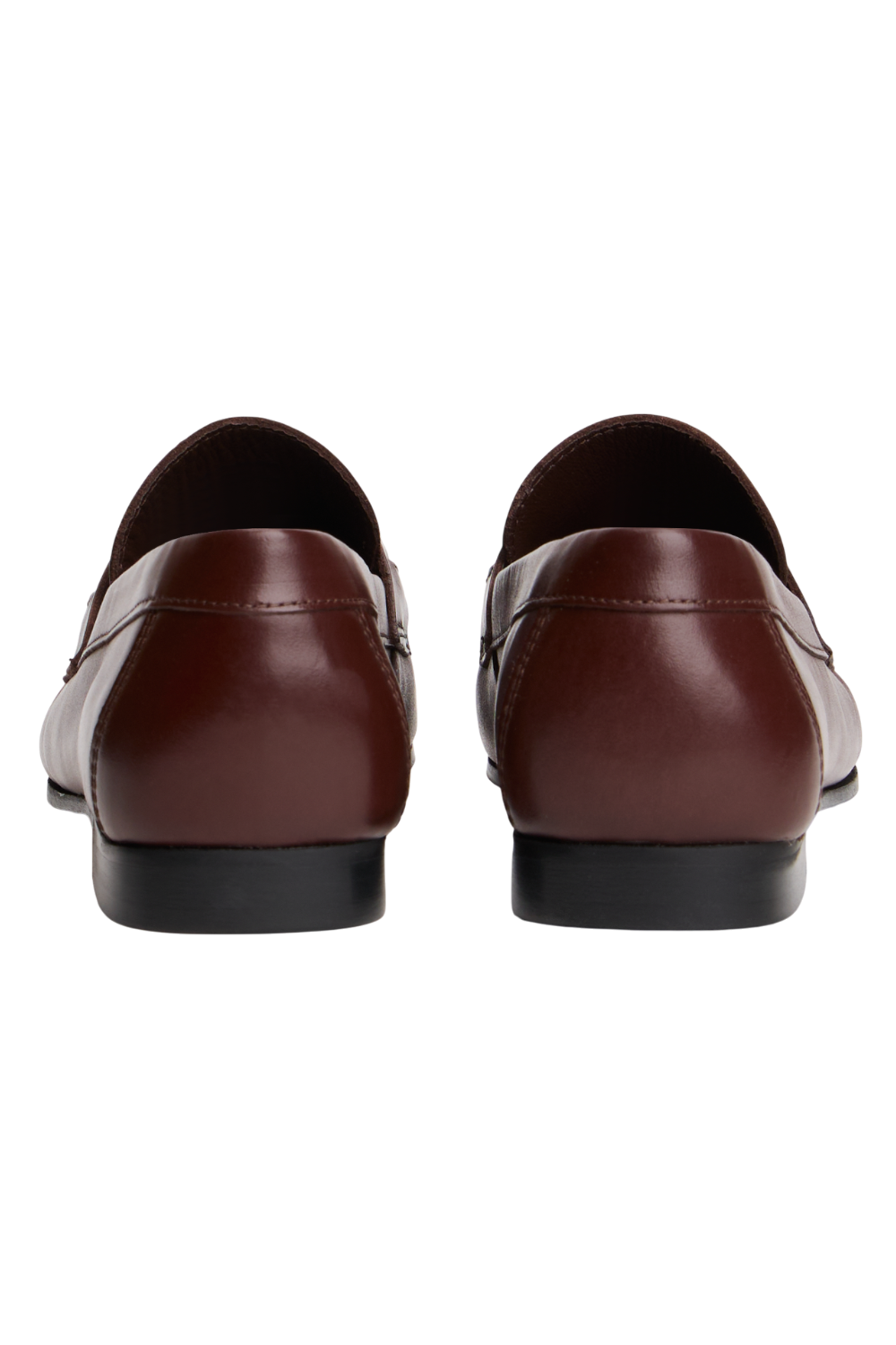 תמונת פנים של נעלי מוקסינים עור