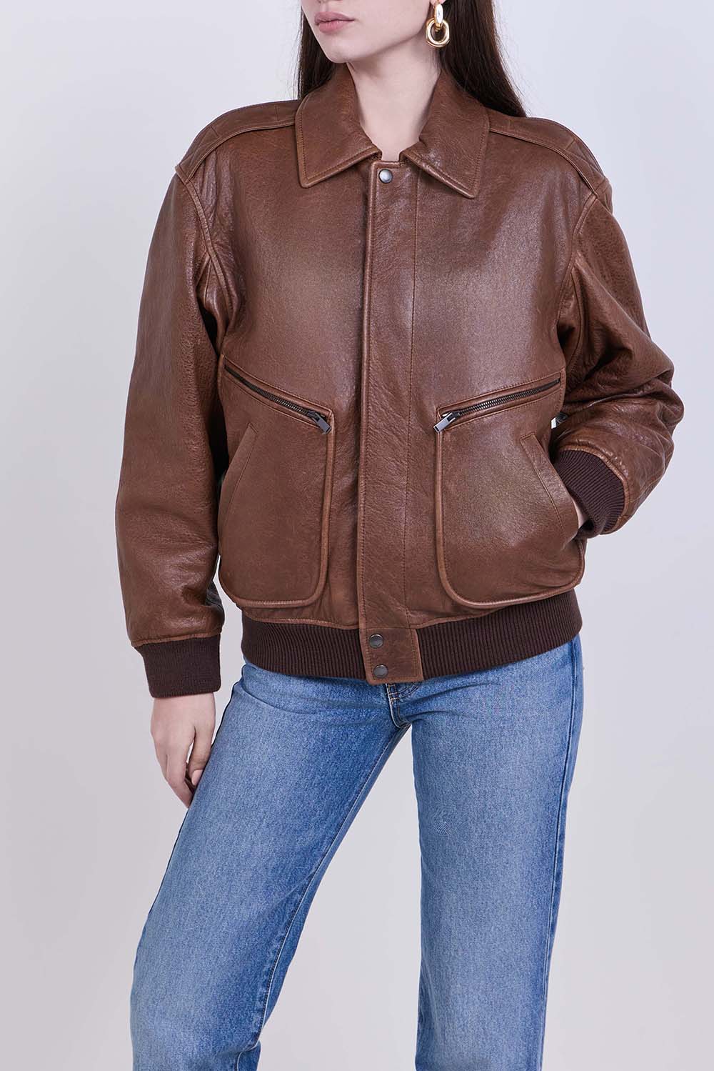 תמונת דוגמן קידמית של ז'קט בומבר עור