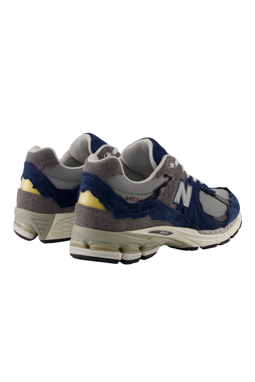 תמונת פנים של נעלי סניקרס 2002R