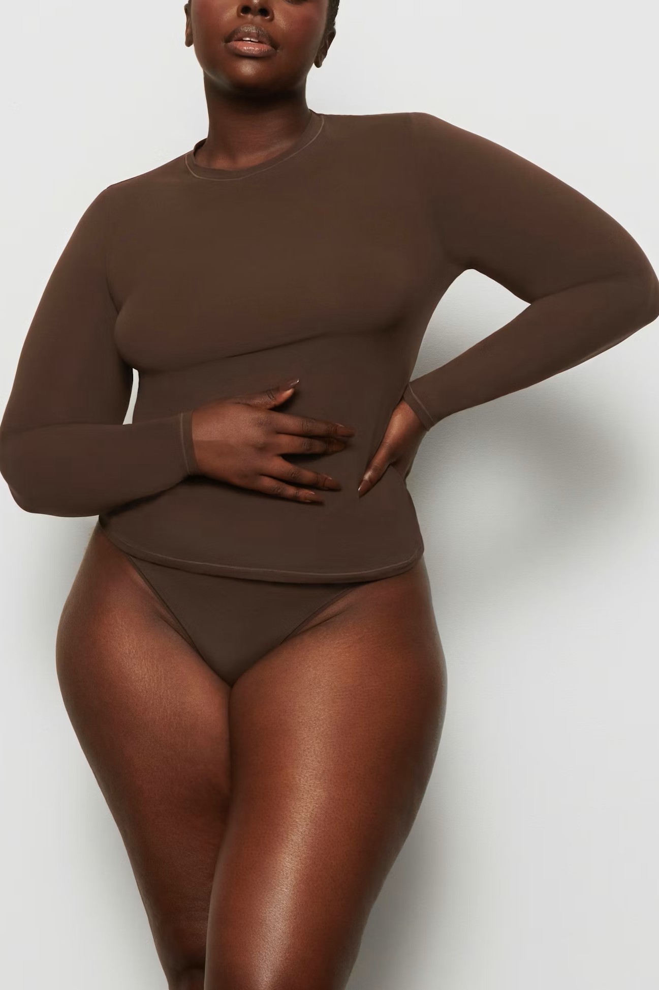 תמונת דוגמן קידמית של LONG SLEEVE T-SHIRT