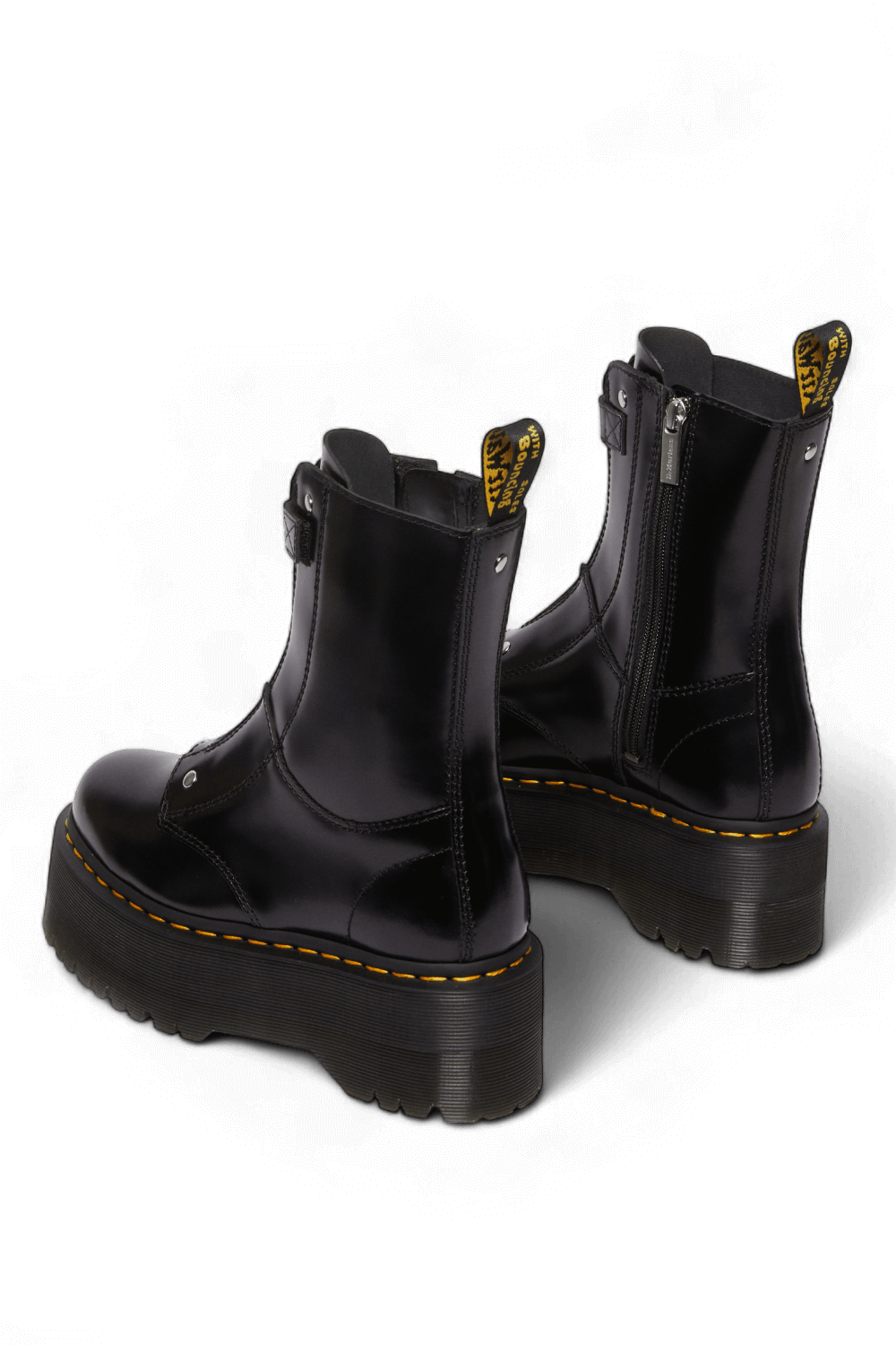 תמונת תקריב של מגפוני ג'טה היי מקס