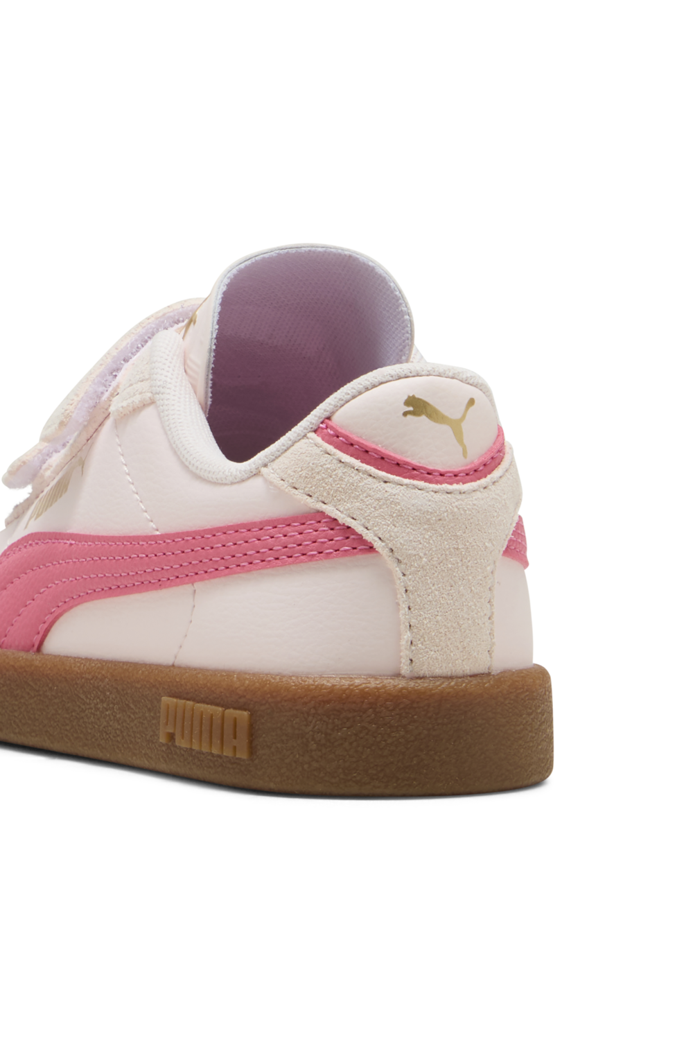 תמונת פנים של נעלי סניקרס