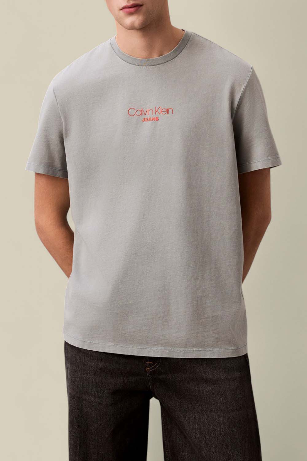 תמונת דוגמן קידמית של חולצת טי