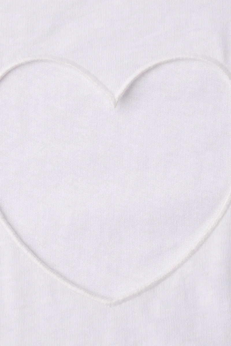 תמונת תקריב דוגמן של OVERSIZED T-SHIRT