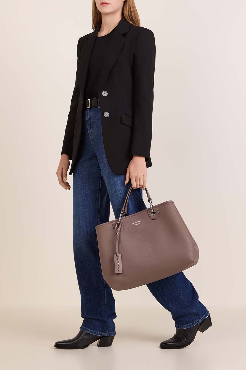 תמונת דוגמן קידמית של תיק נשיאה מדיום