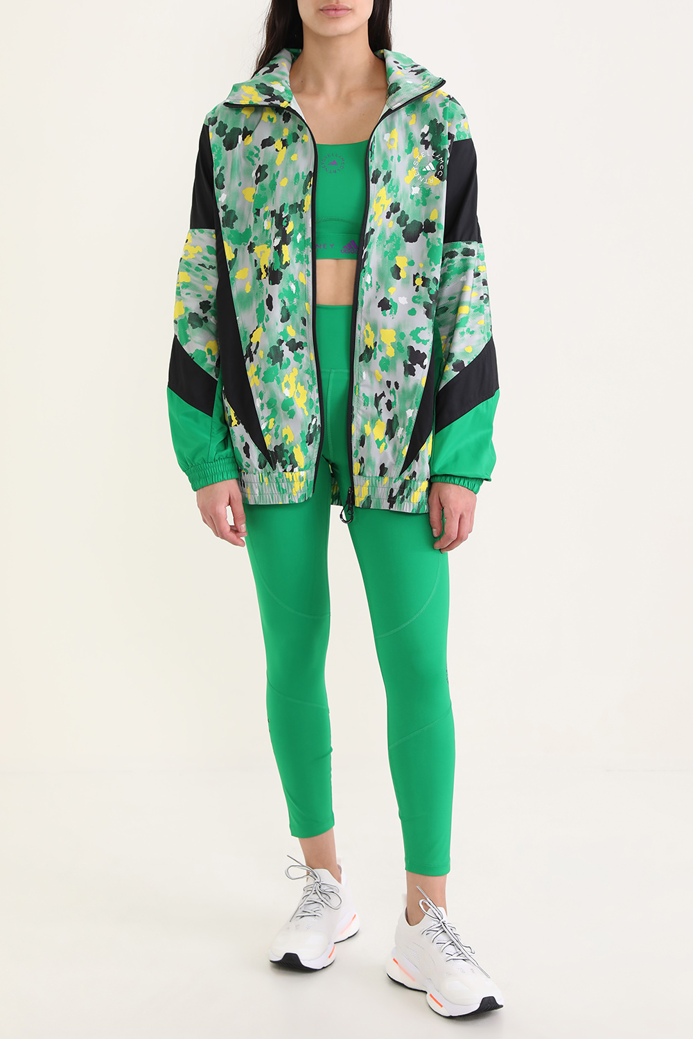 תמונת דוגמן קידמית של נעלי ריצה מבד רשת אקולוגיות