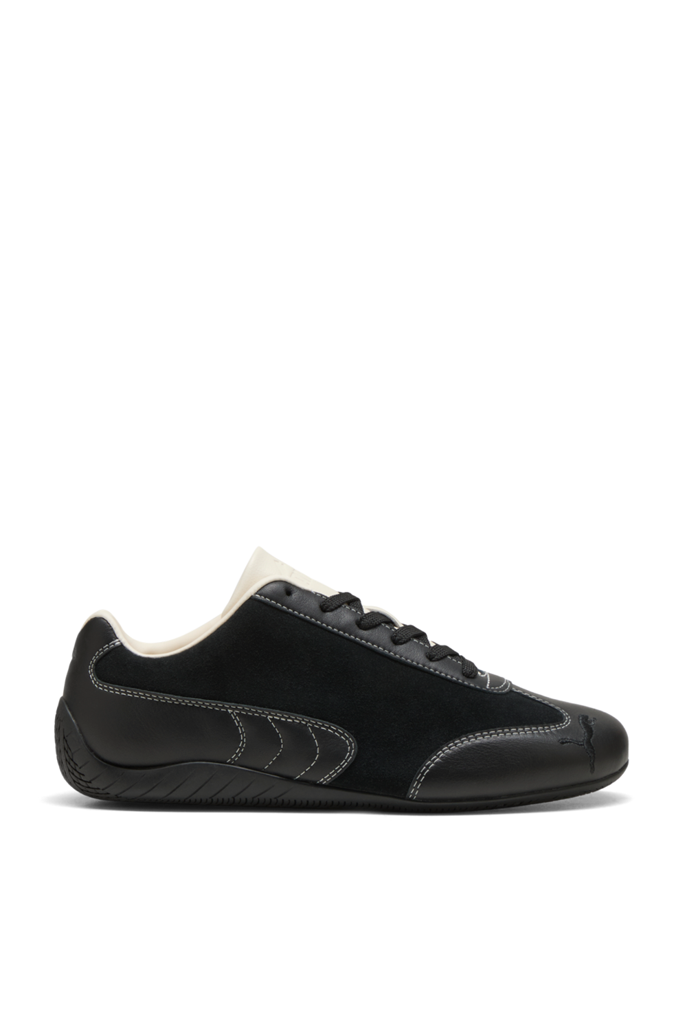 תמונה קידמית של נעלי סניקרס ספידקאט