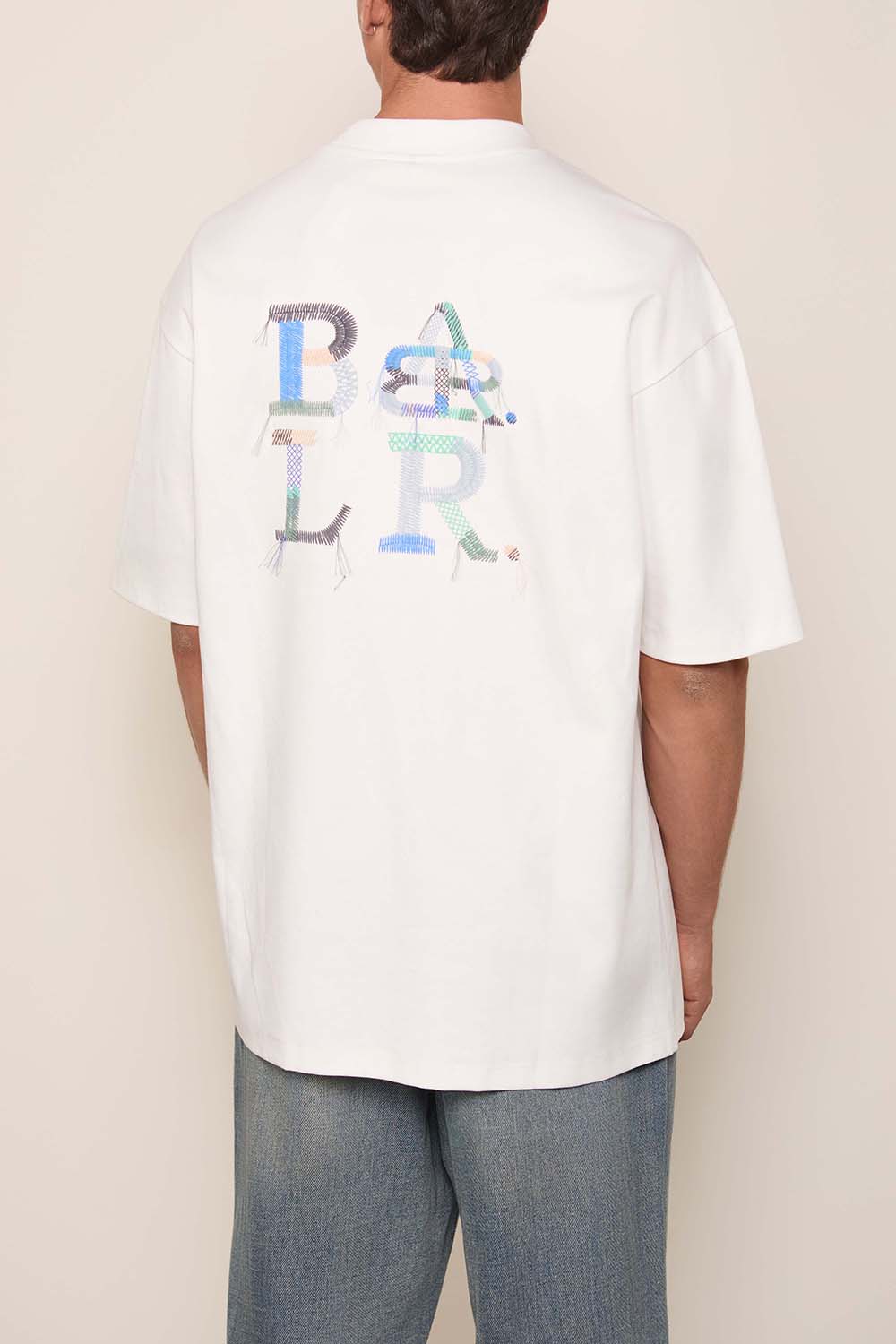 תמונת דוגמן אחורית של חולצת טי