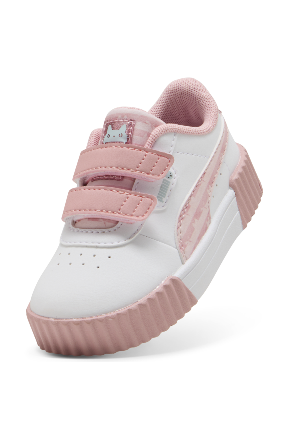 תמונת פנים של נעלי סניקרס