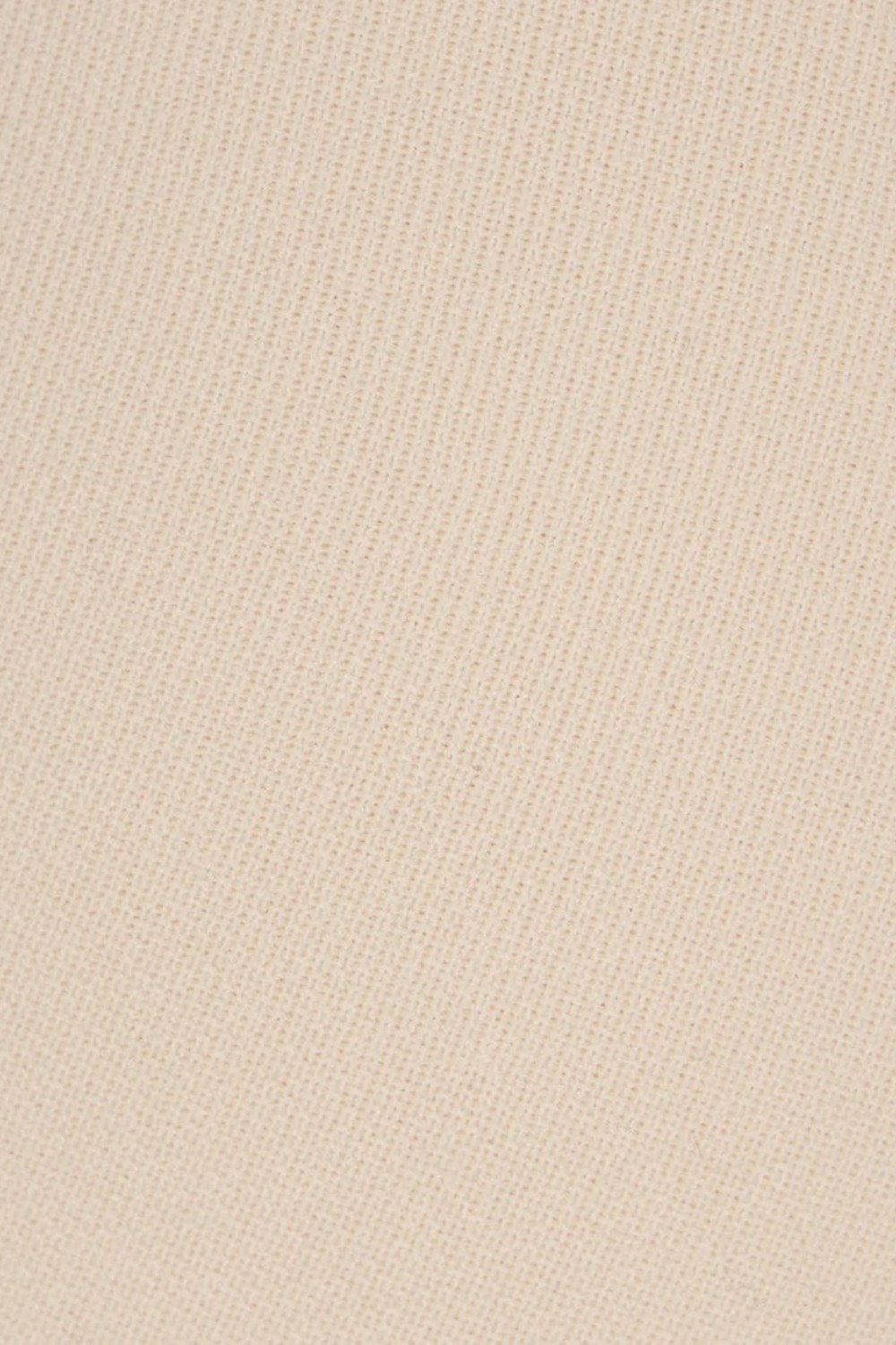 תמונת תקריב דוגמן של PUSH UP DEMI BRA