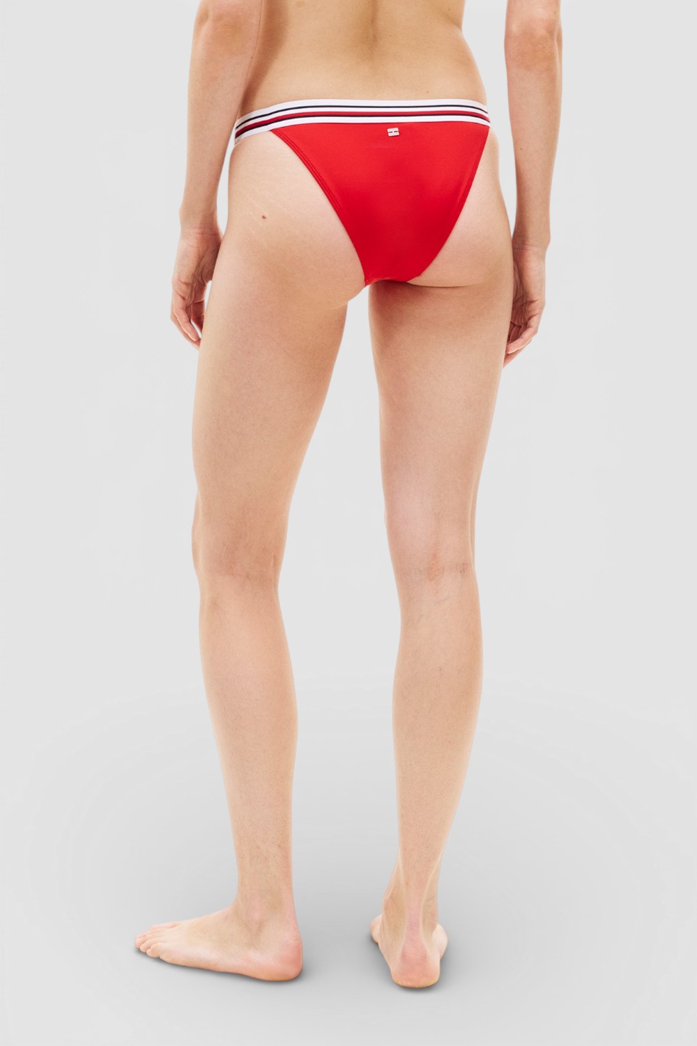 תמונת דוגמן אחורית של תחתוני ביקיני