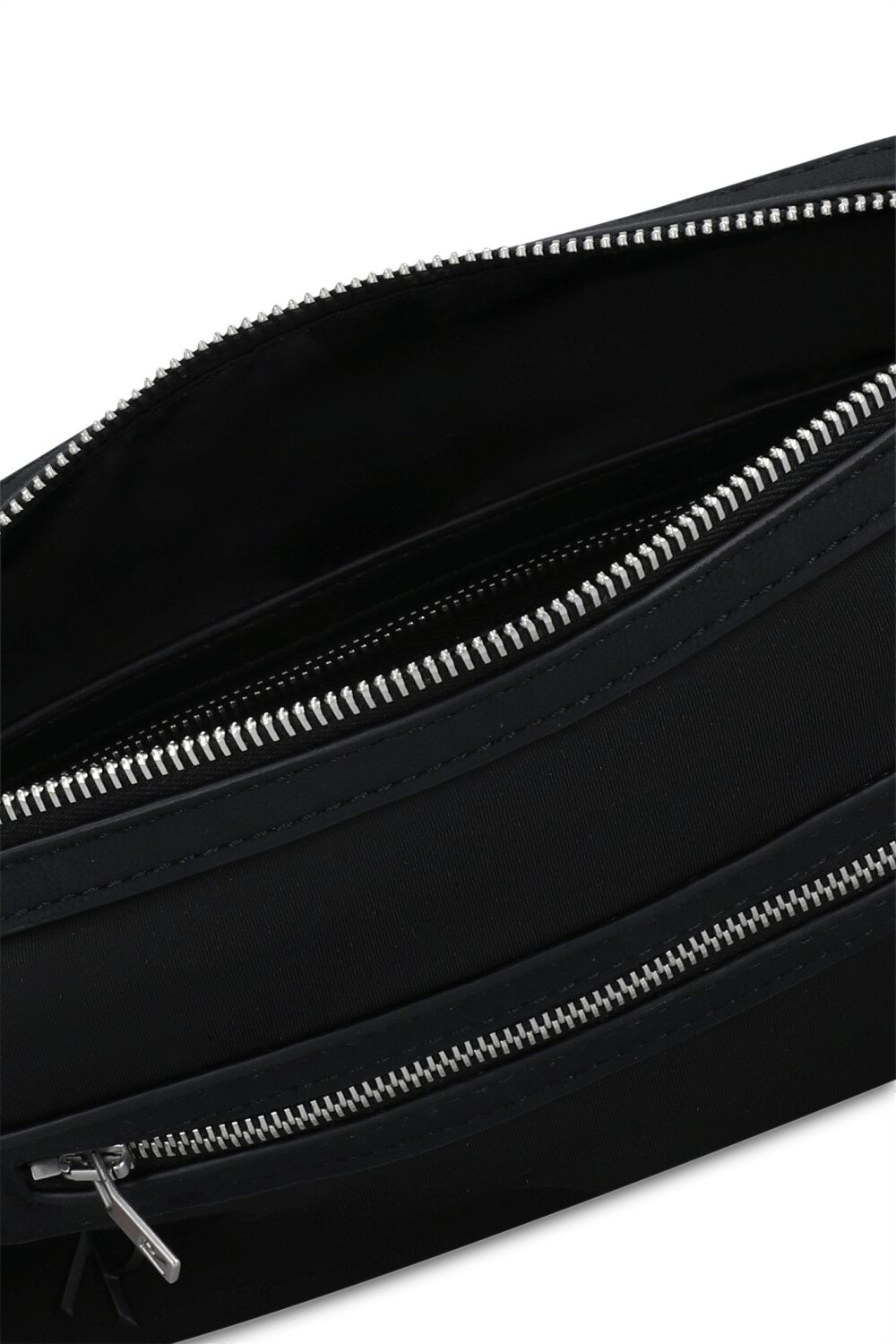 תמונת פנים של תיק ניילון