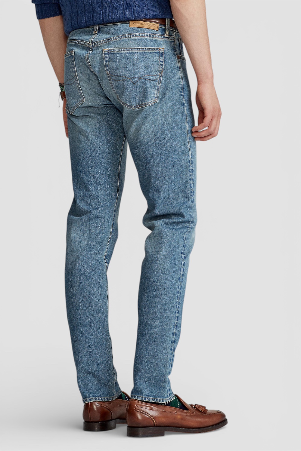 תמונת דוגמן אחורית של מכנסי ג'ינס סקיני אלדריג'