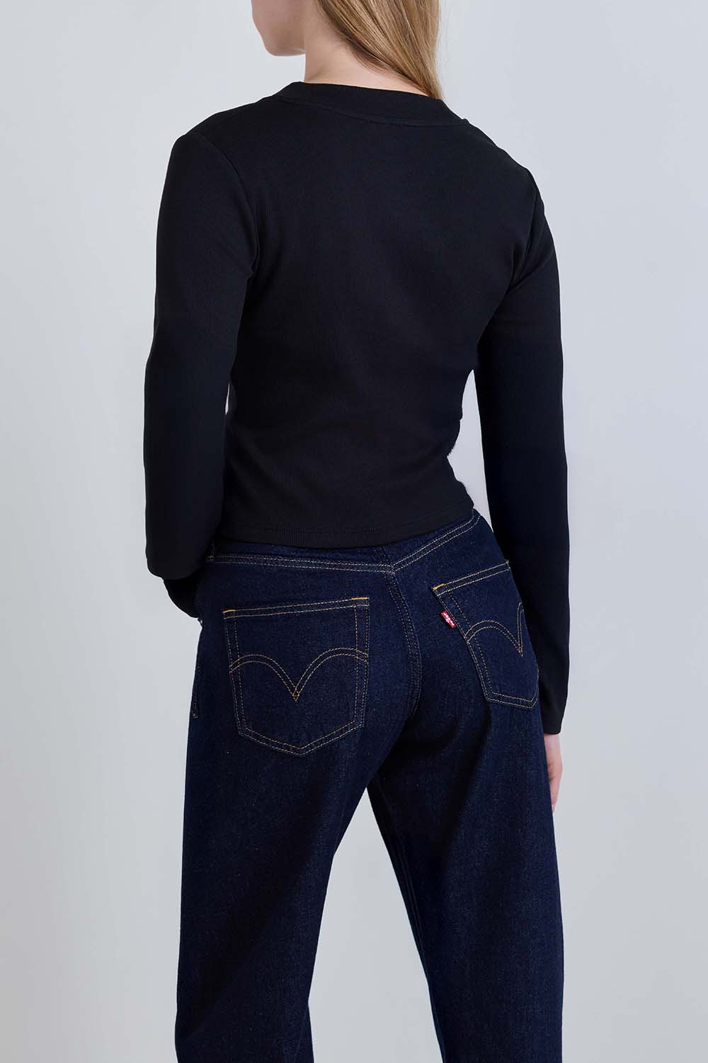 תמונת דוגמן אחורית של חולצת בייבי טי