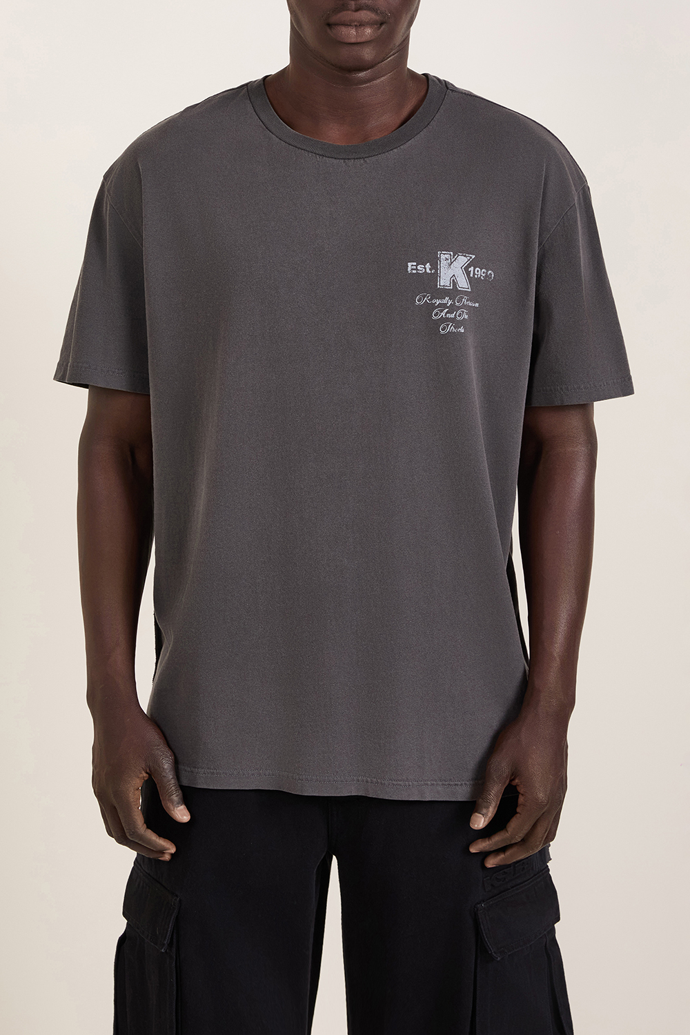 תמונת דוגמן קידמית של חולצת טי