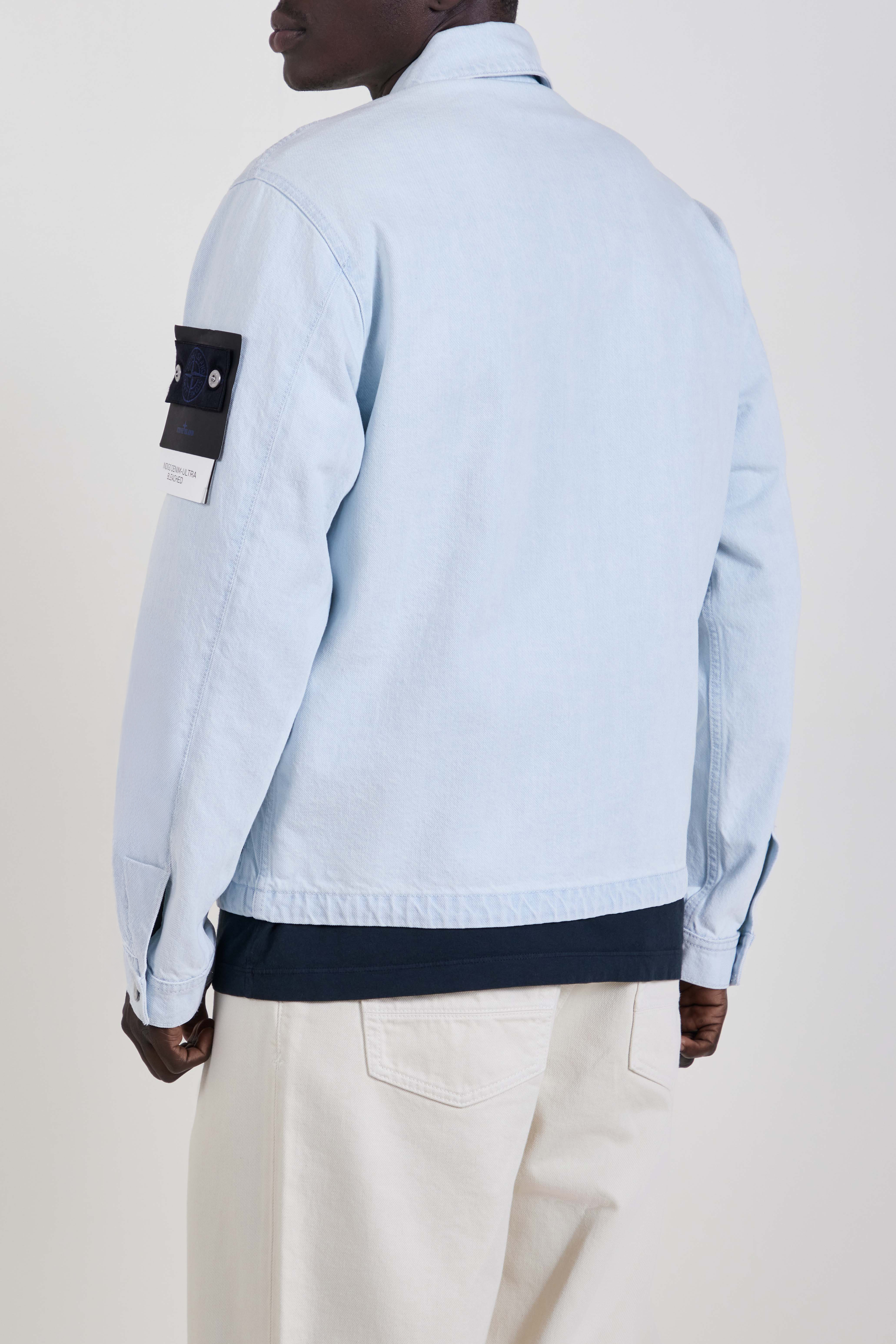 תמונת דוגמן אחורית של ז'קט ג'ינס