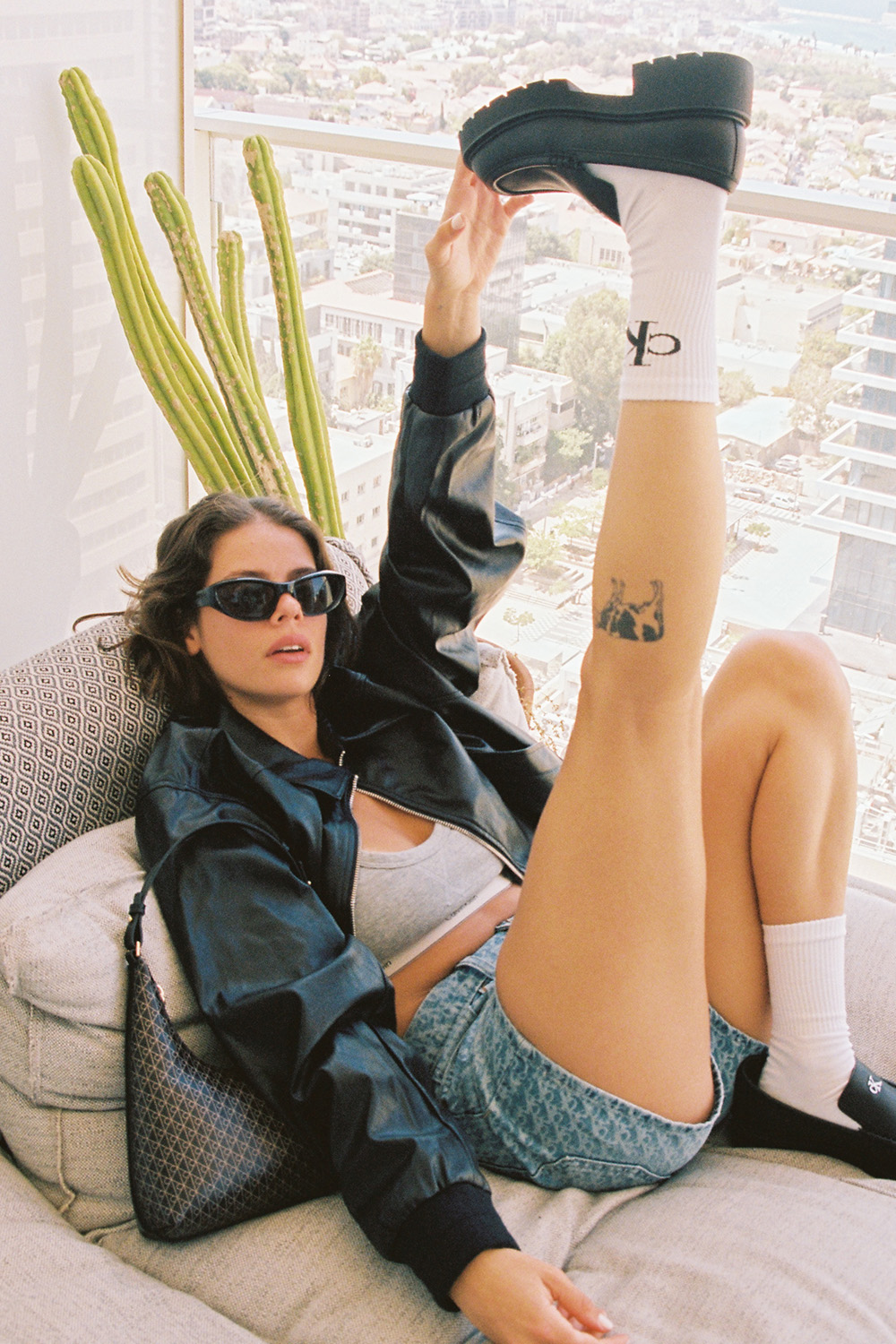 תמונת אווירה של מעיל קרופ